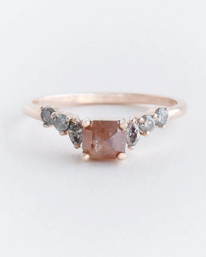 Eppi Goldener Ring mit Salt and Pepper Diamanten Jun