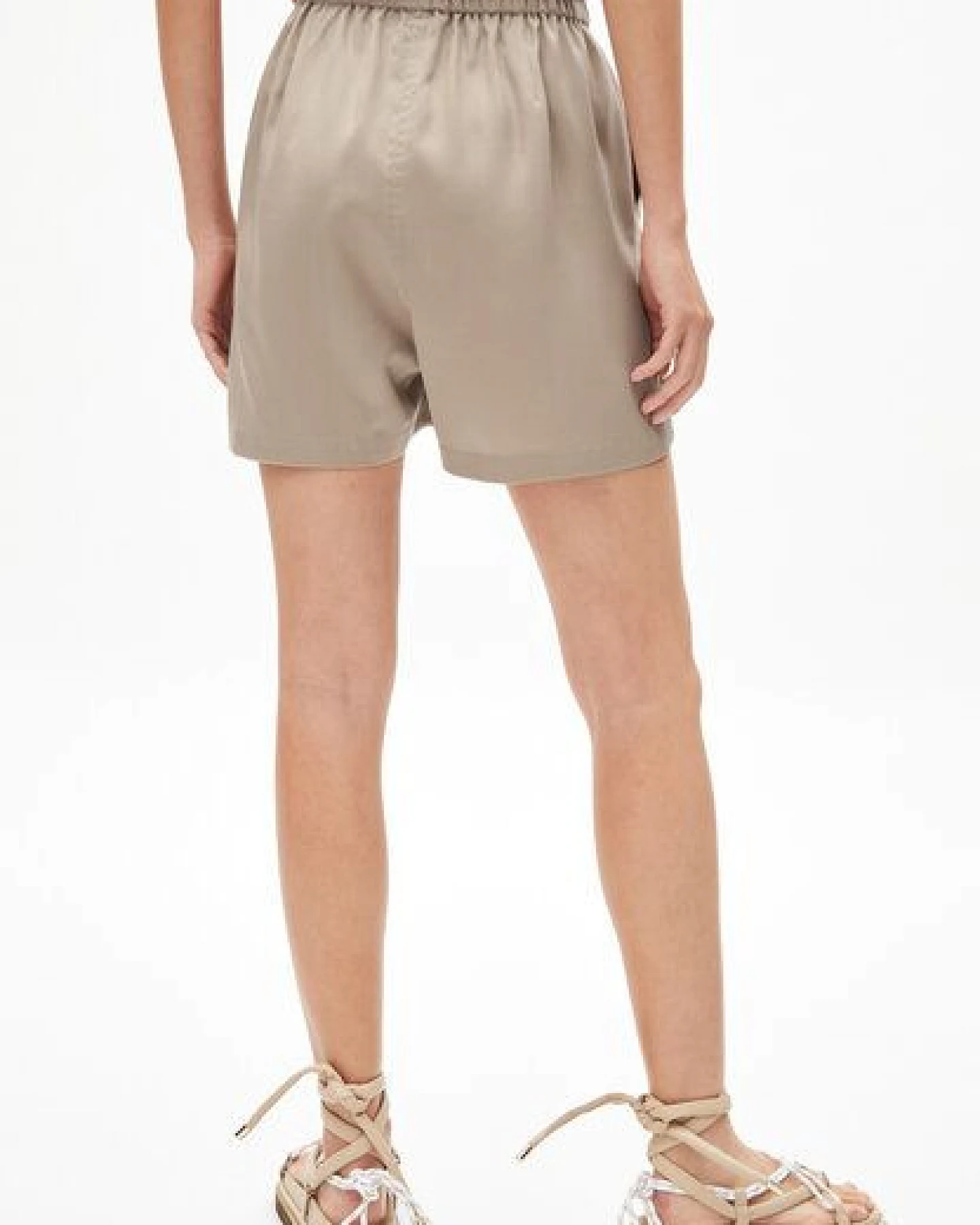 ARMEDANGELS XULIAA TWILL - Damen Shorts aus TENCEL Lyocell – Ansicht 2