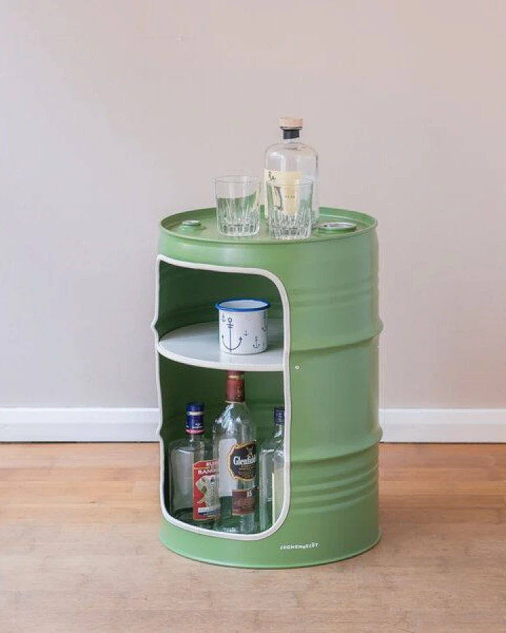 Lockengelöt Minibar aus einem kleinen Ölfass Hamburger Ölfass, made in Hamburg.