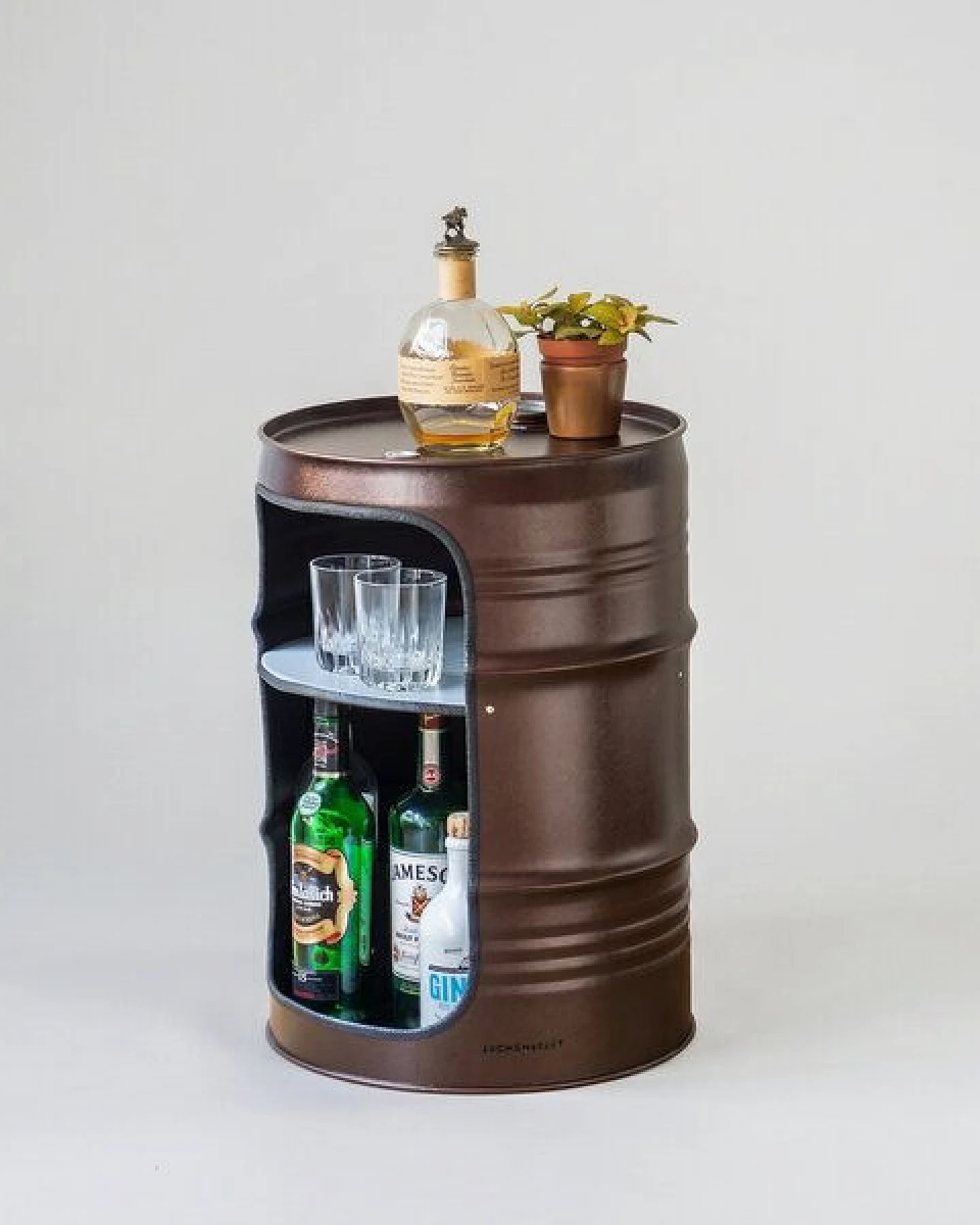 Lockengelöt Minibar aus einem kleinen Ölfass Hamburger Ölfass, made in Hamburg. – Ansicht 2