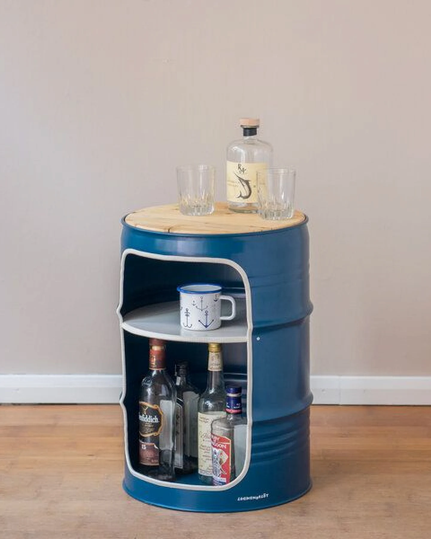Lockengelöt Minibar aus einem kleinen Ölfass Hamburger Ölfass, made in Hamburg. – Ansicht 2