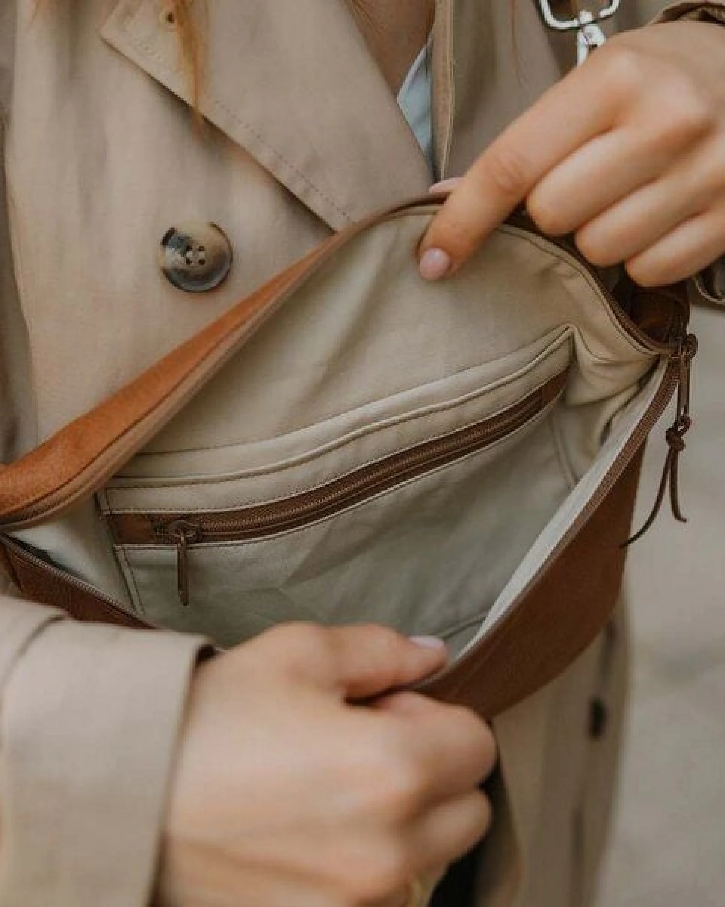 BOWLEANIES TASCHEN Große XXL Gürteltasche aus Lederfaserstoff – Ansicht 3