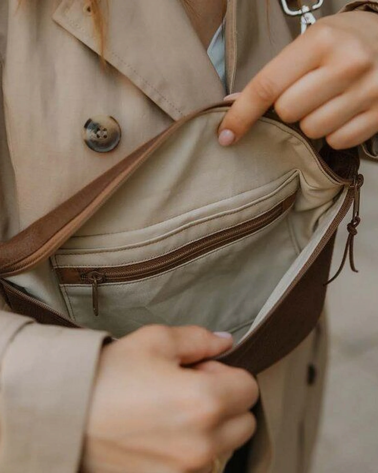 BOWLEANIES TASCHEN Große XXL Gürteltasche aus Lederfaserstoff – Ansicht 3