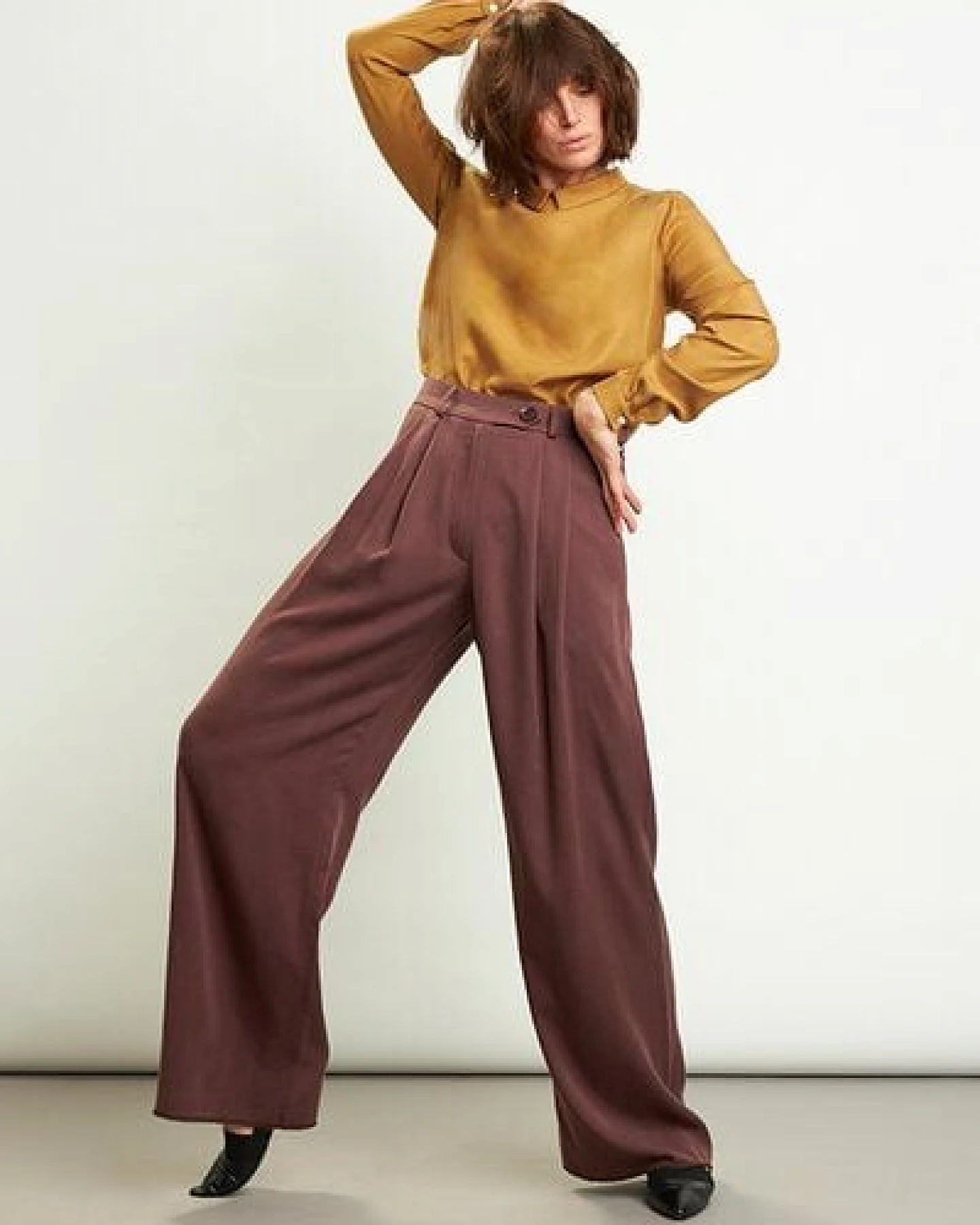 Skrabak Damen Bundfaltenhose aus Lyocell Twill "Vic" in rotbraun – Ansicht 2