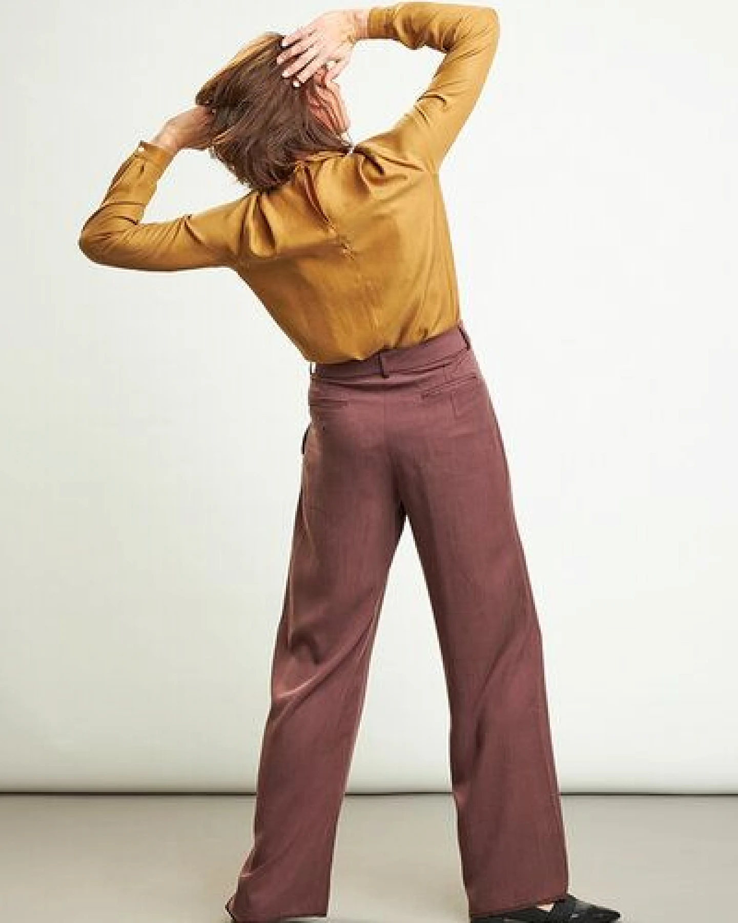 Skrabak Damen Bundfaltenhose aus Lyocell Twill "Vic" in rotbraun – Ansicht 3