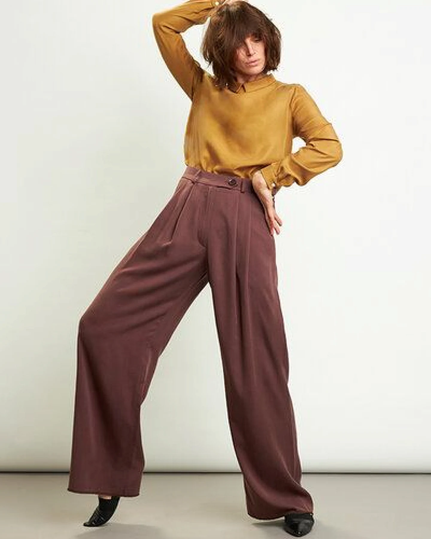 Skrabak Damen Bundfaltenhose aus Lyocell Twill "Vic" in rotbraun – Ansicht 2