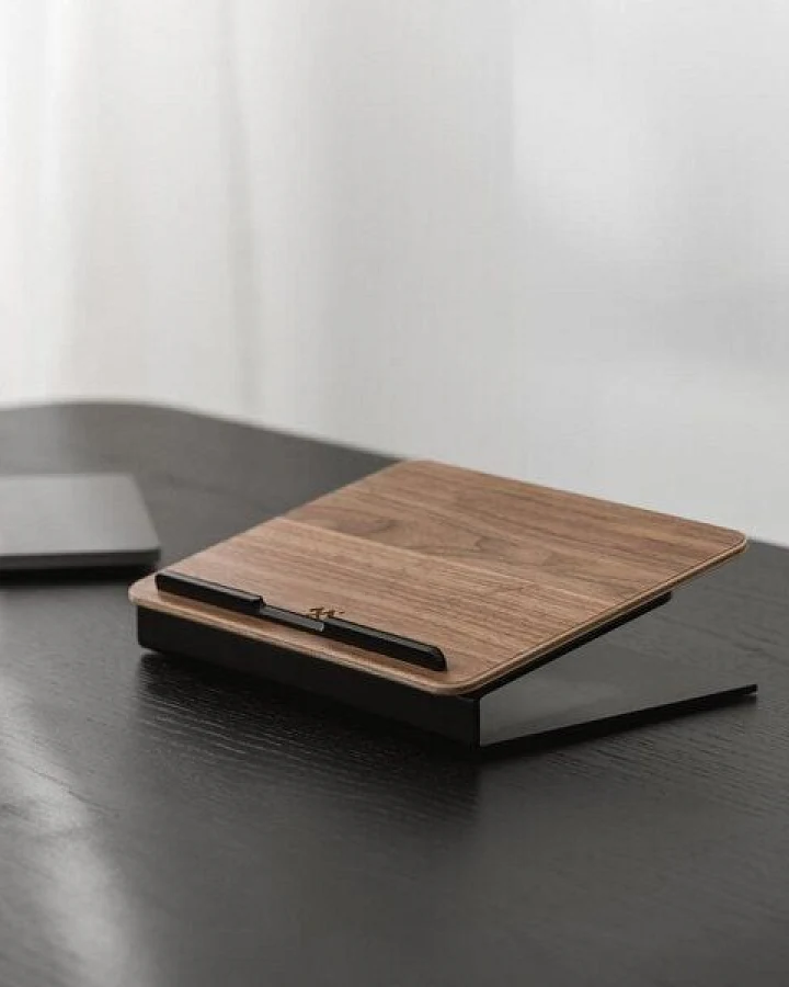 Woodcessories Premium Laptop Ständer aus Holz für 10-16 Zoll - Walnuss/Eiche