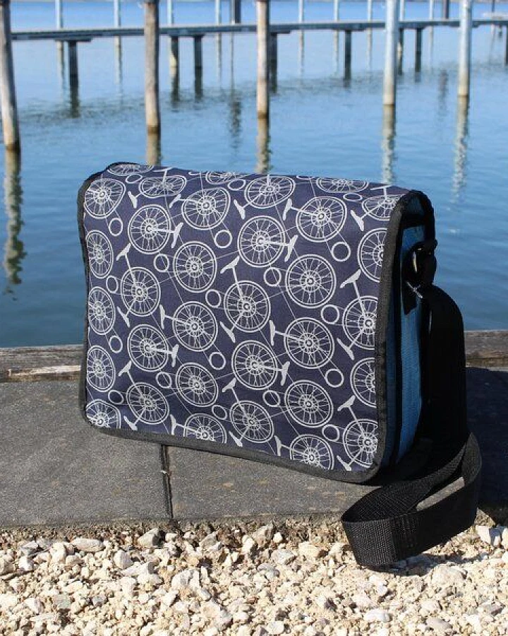 Schönes aus Indochina Upcycling Umschlagtasche Größe L vegan aus Stoffrestbeständen