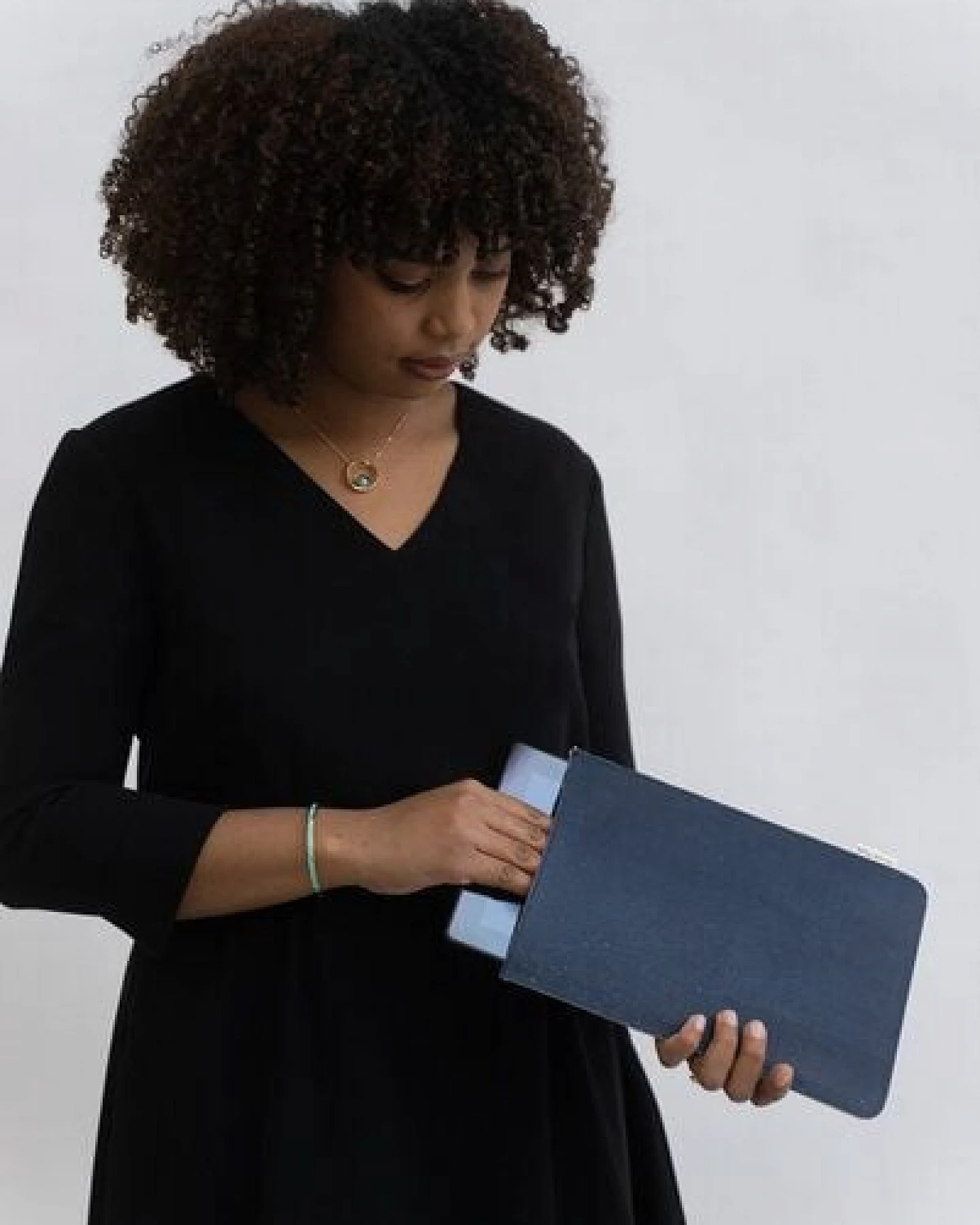 Bag Affair Tablet-Hülle vegan aus CORKonLINEN – Ansicht 3