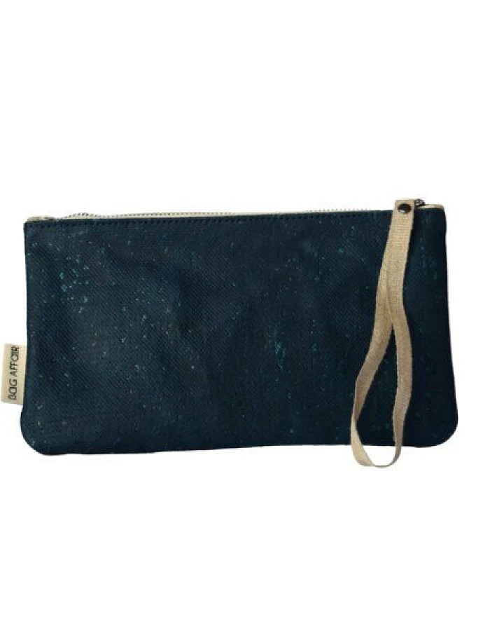Bag Affair Clutch mit Handschlaufe aus CORKonLINEN