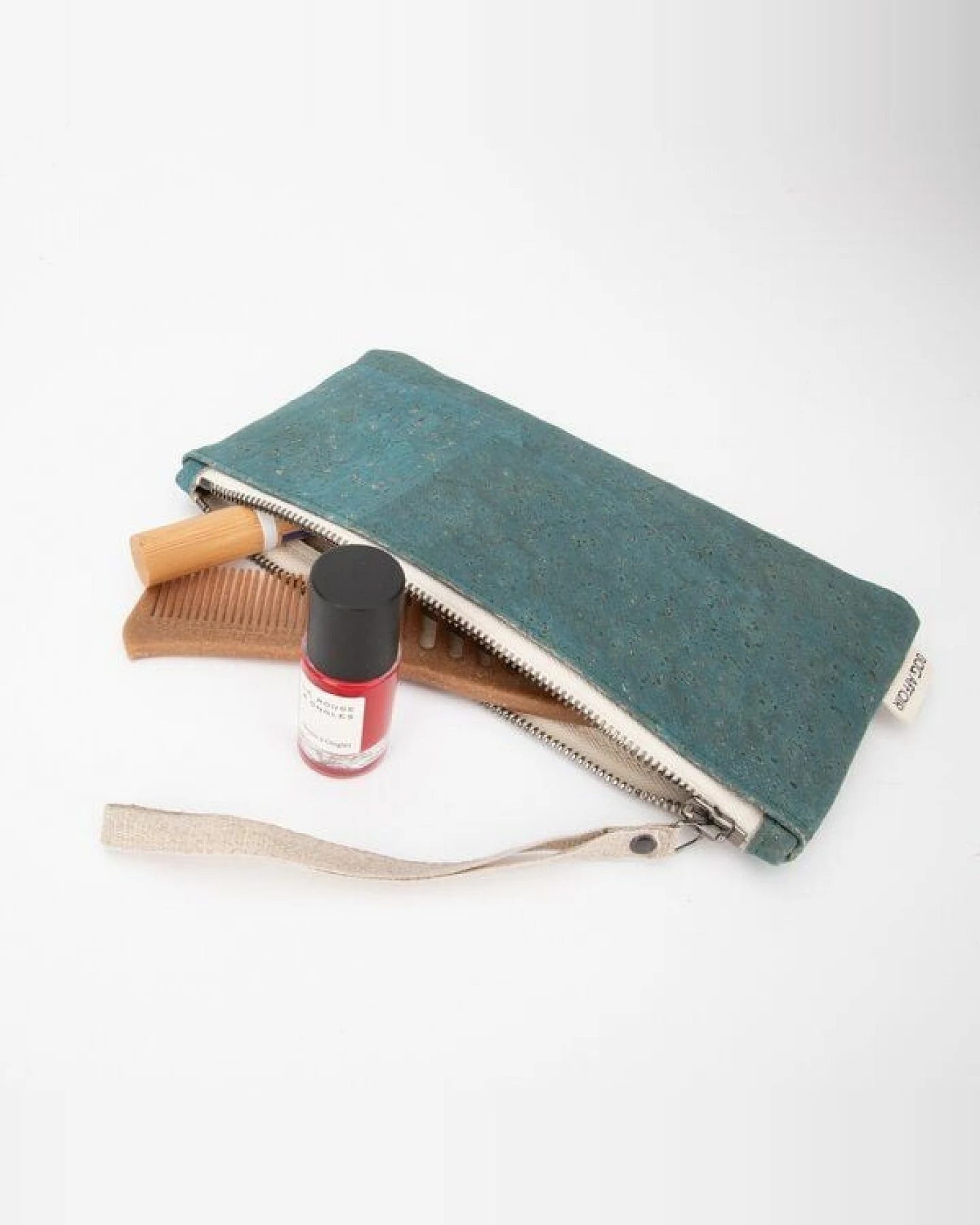 Bag Affair Clutch mit Handschlaufe aus CORKonLINEN – Ansicht 4