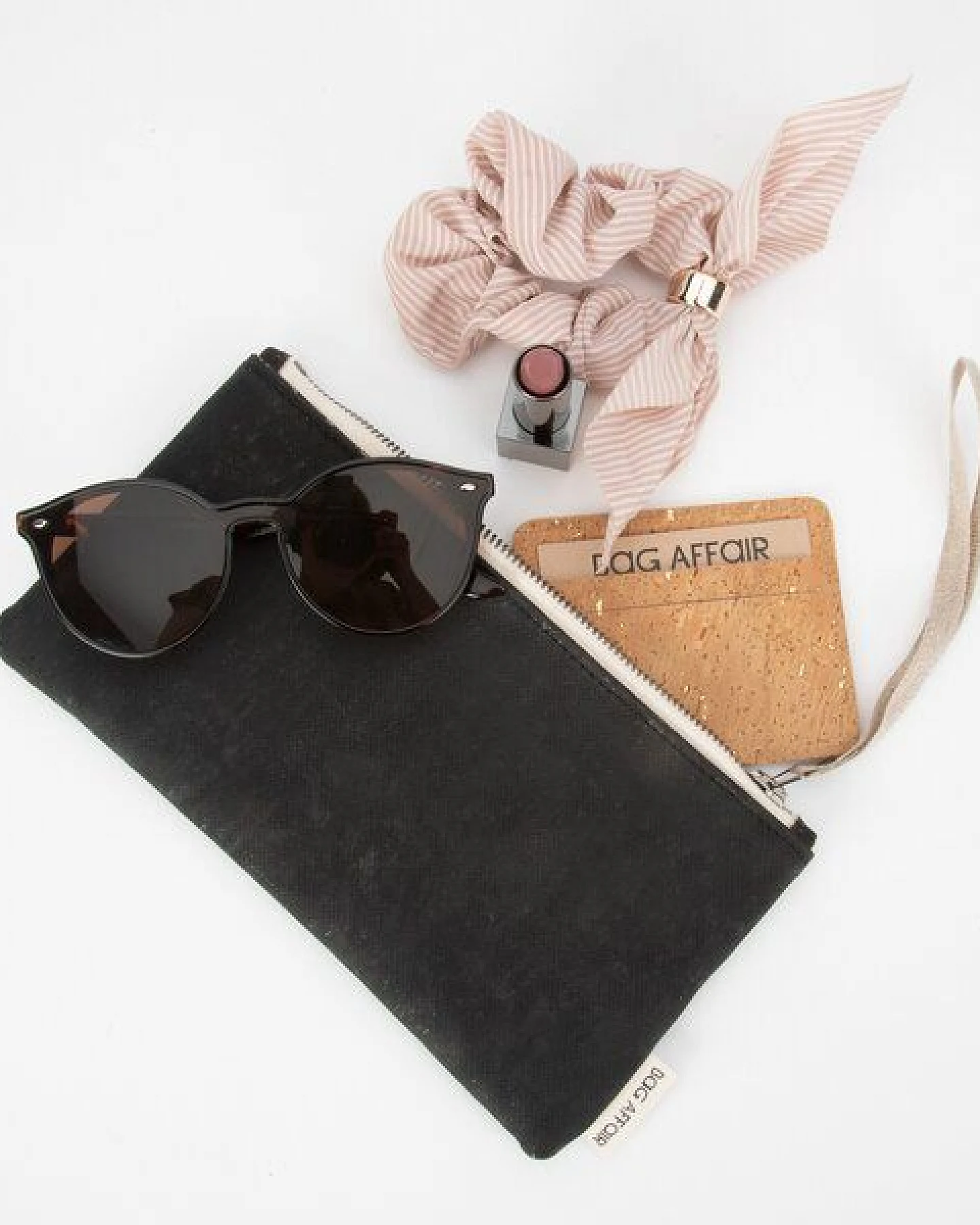 Bag Affair Clutch mit Handschlaufe aus CORKonLINEN – Ansicht 3