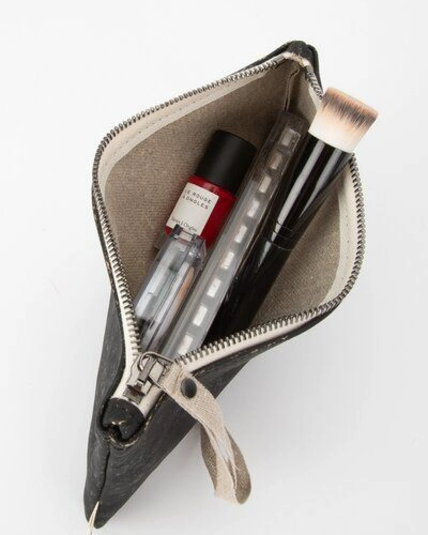 Bag Affair Clutch mit Handschlaufe aus CORKonLINEN – Ansicht 4