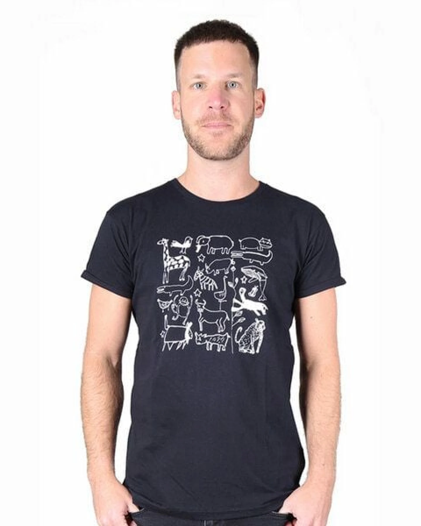 Kipepeo-Clothing Herren Print T-Shirt aus Bio-Baumwolle SERENGETI Schwarz Made in Africa – Ansicht 2