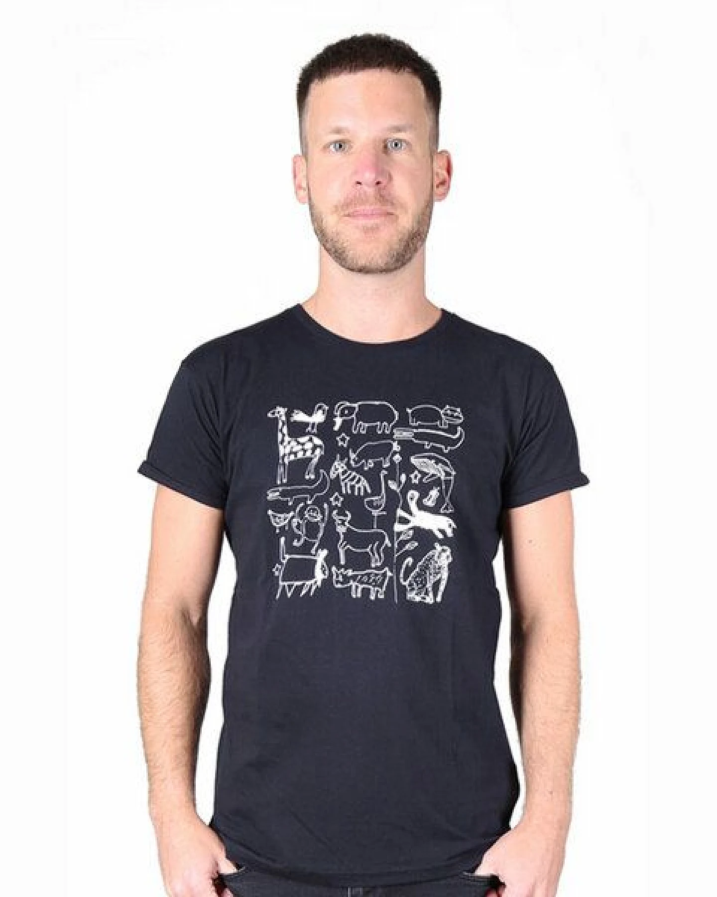 Kipepeo-Clothing Herren Print T-Shirt aus Bio-Baumwolle SERENGETI Schwarz Made in Africa – Ansicht 2