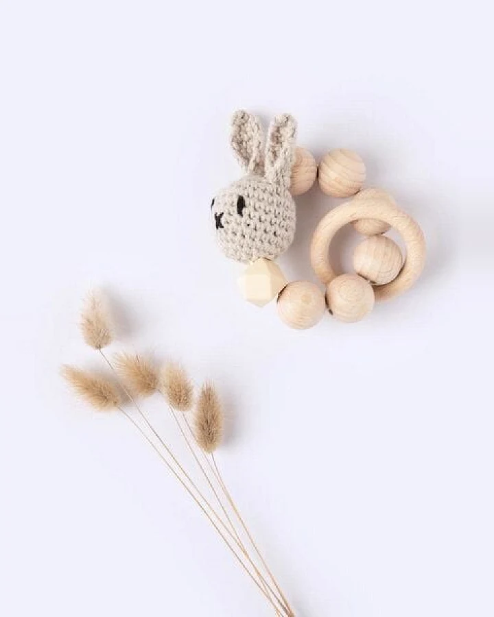 Greifling Beißring Holz *Amigurumi Hase* Bio Baumwolle