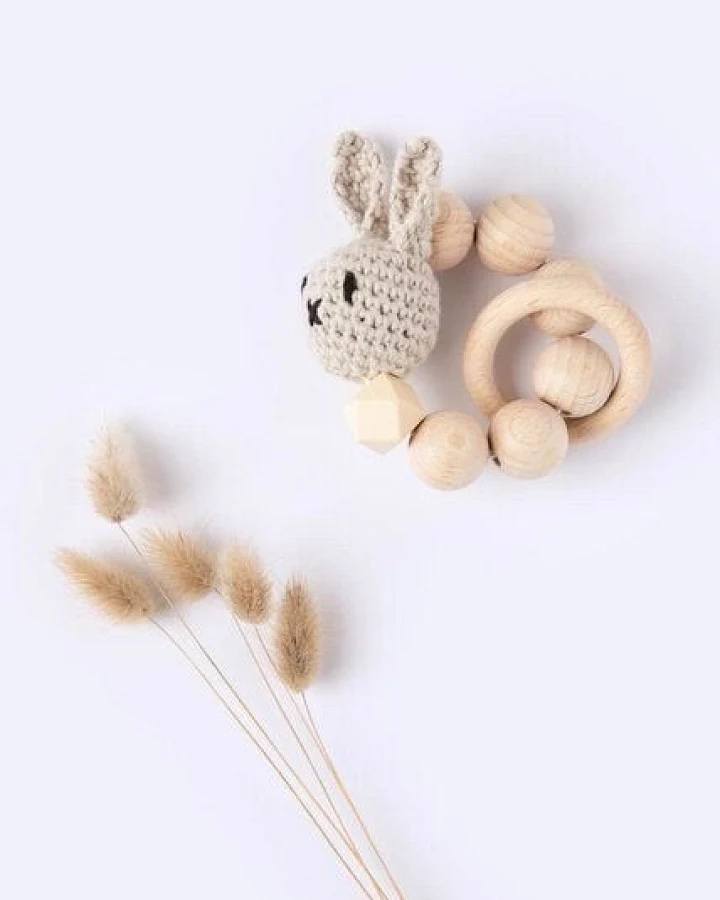 Greifling Beißring Holz *Amigurumi Hase* Bio Baumwolle