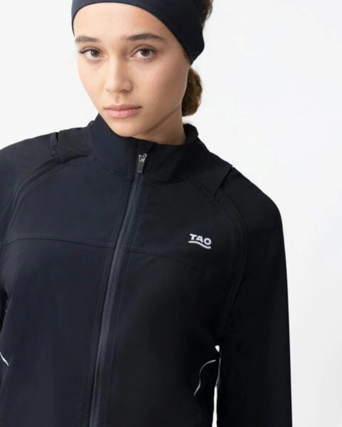TAO Sportswear Atmungsaktive Damen Ganzjahres-Jacke Bega mit abnehmbaren Ärmeln – Ansicht 2