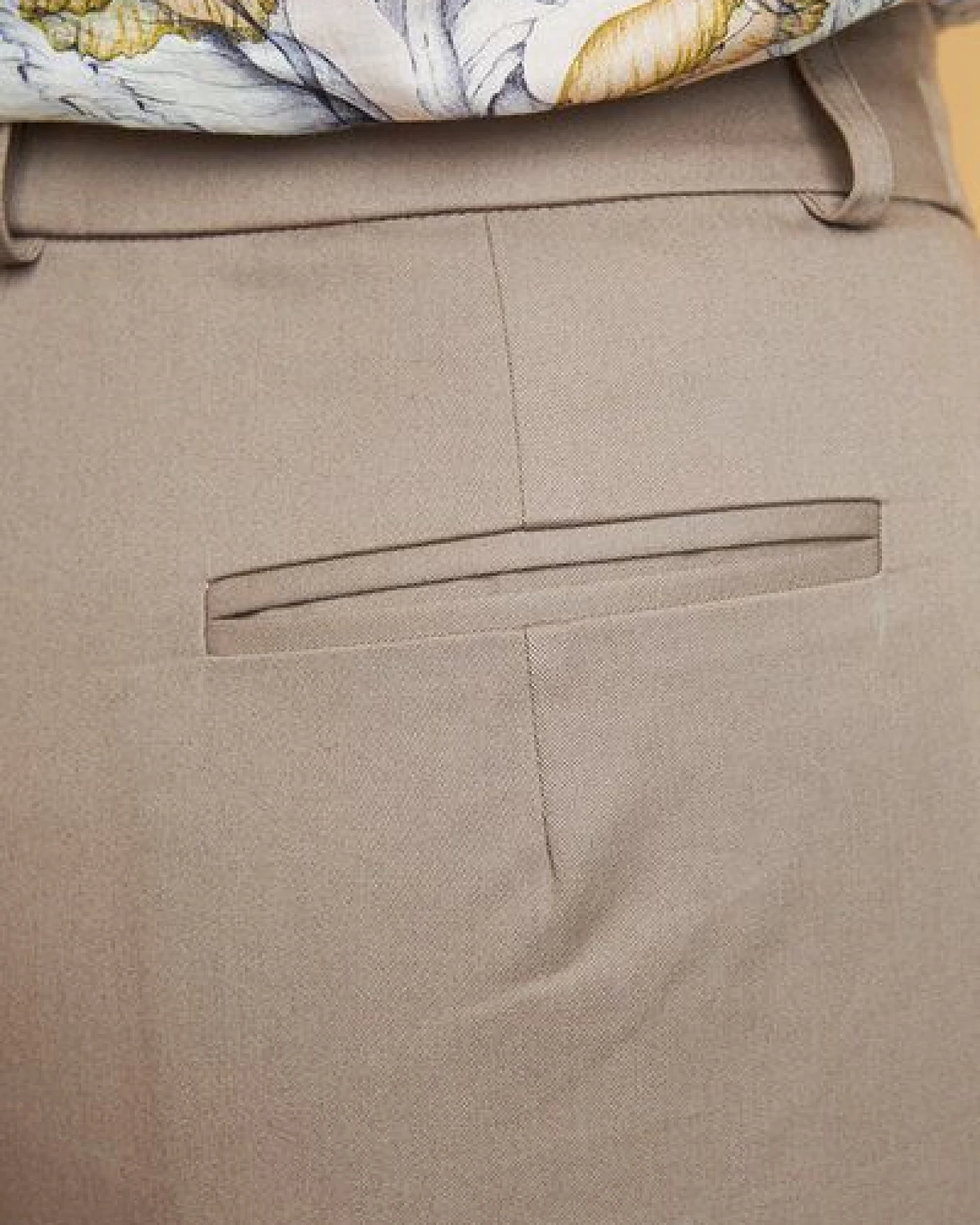 Skrabak Bundfaltenhose "Lorenz" aus Bio-Baumwolle in grau – Ansicht 4