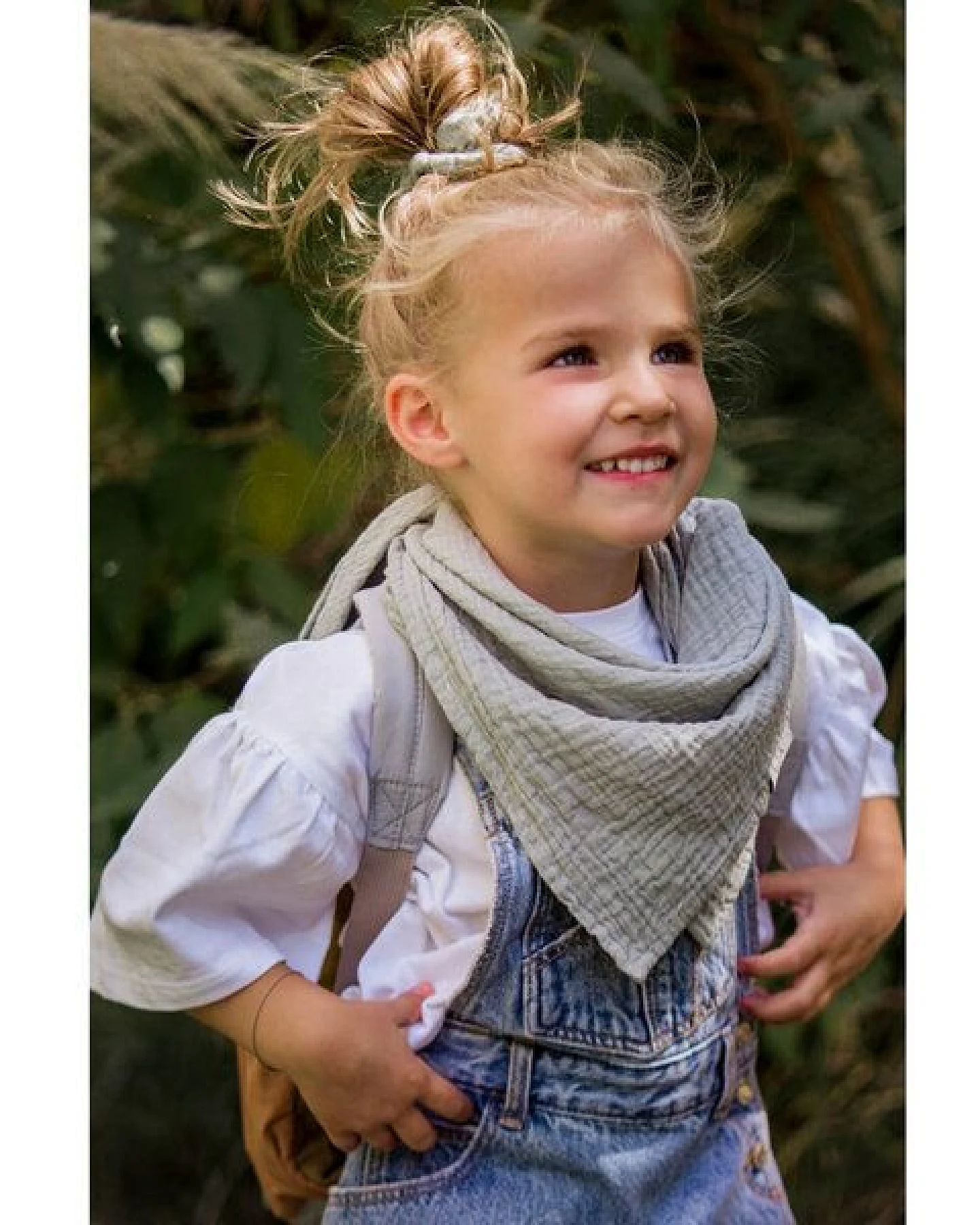 Hutch&Putch Musselin Halstuch - Dreieckstuch - Schal für Kleinkinder (1-6 Jahre) aus 100% Bio-Baumwolle – Ansicht 3