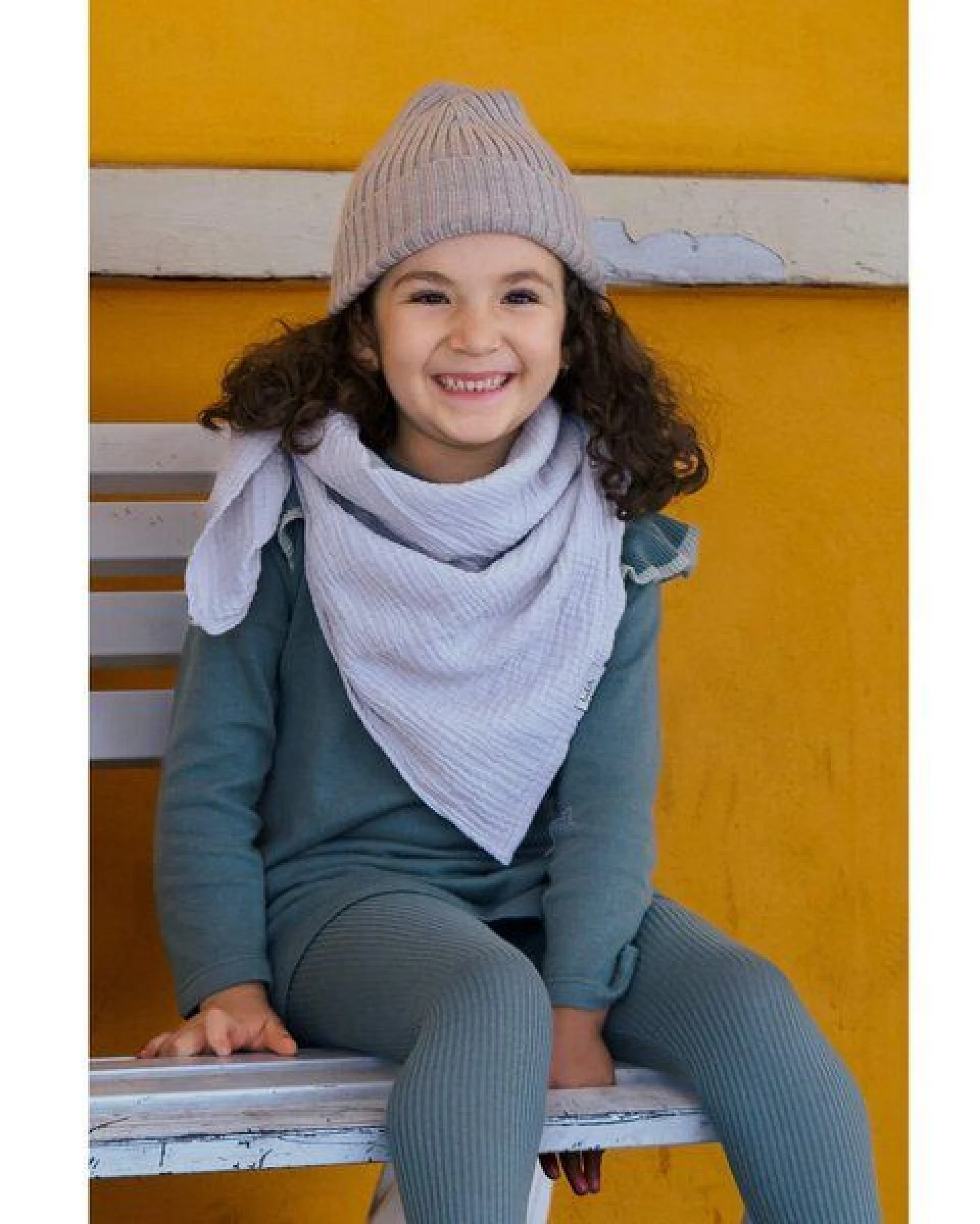 Hutch&Putch Musselin Halstuch - Dreieckstuch - Schal für Kleinkinder (1-6 Jahre) aus 100% Bio-Baumwolle – Ansicht 2