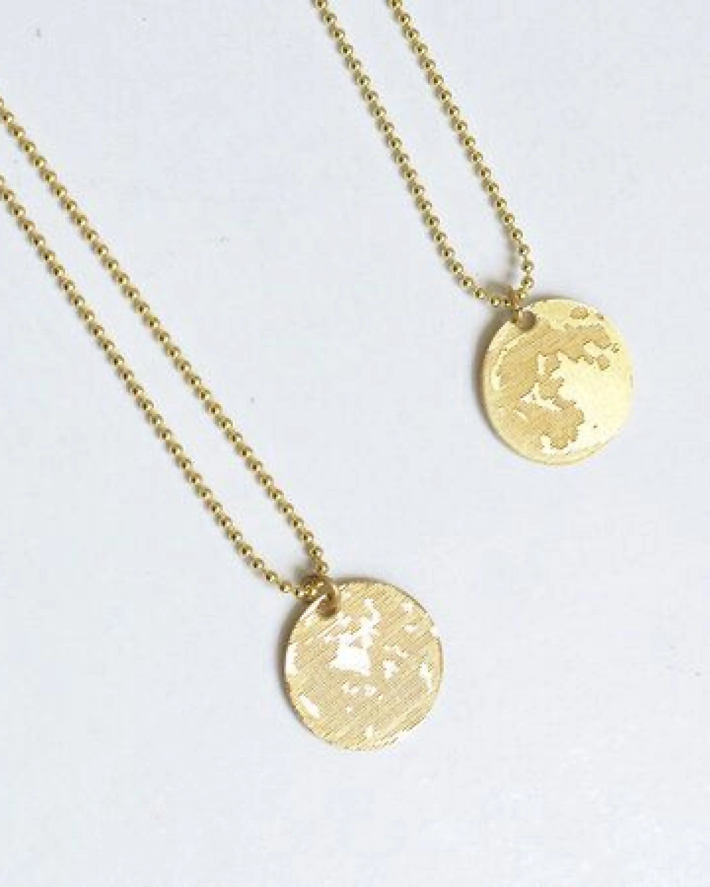 renna deluxe Mond Kette Gold – beidseitiges Motiv – Ansicht 2