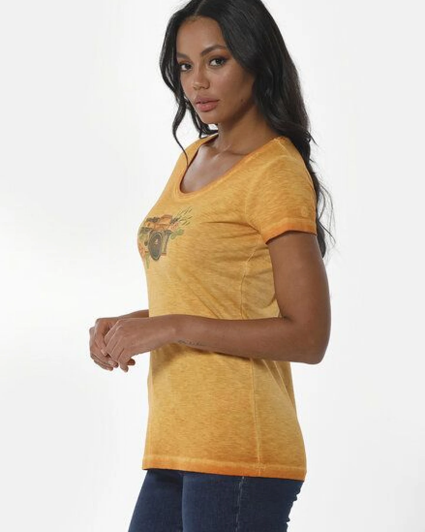 ORGANICATION Cold Pigment Dyed T-Shirt aus Bio-Baumwolle mit Kamera-Print – Ansicht 3