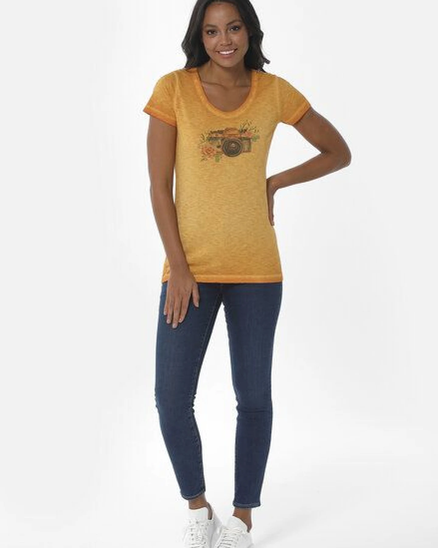 ORGANICATION Cold Pigment Dyed T-Shirt aus Bio-Baumwolle mit Kamera-Print – Ansicht 2