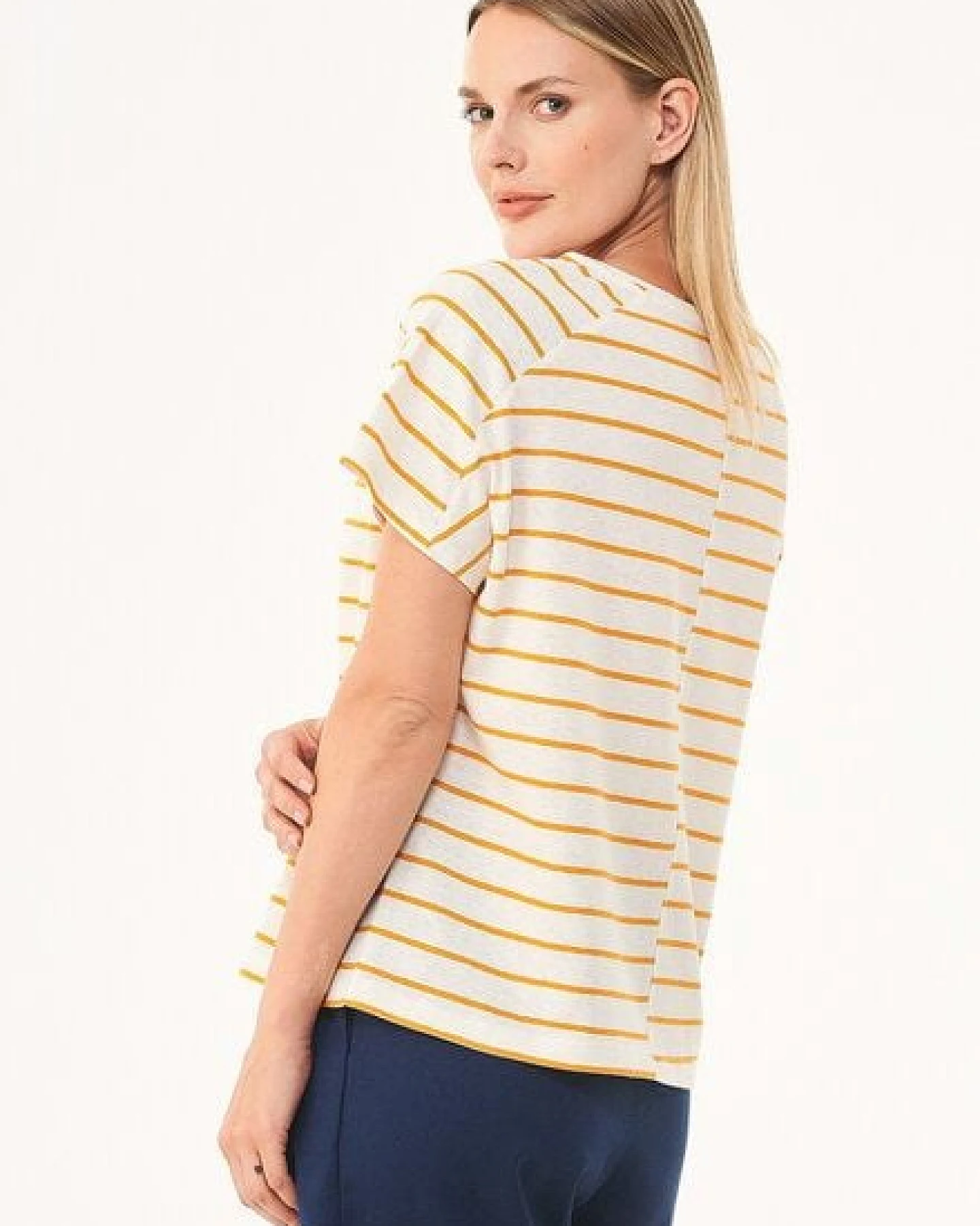 ORGANICATION Gestreiftes T-Shirt aus Bio-Baumwolle und Leinen – Ansicht 4