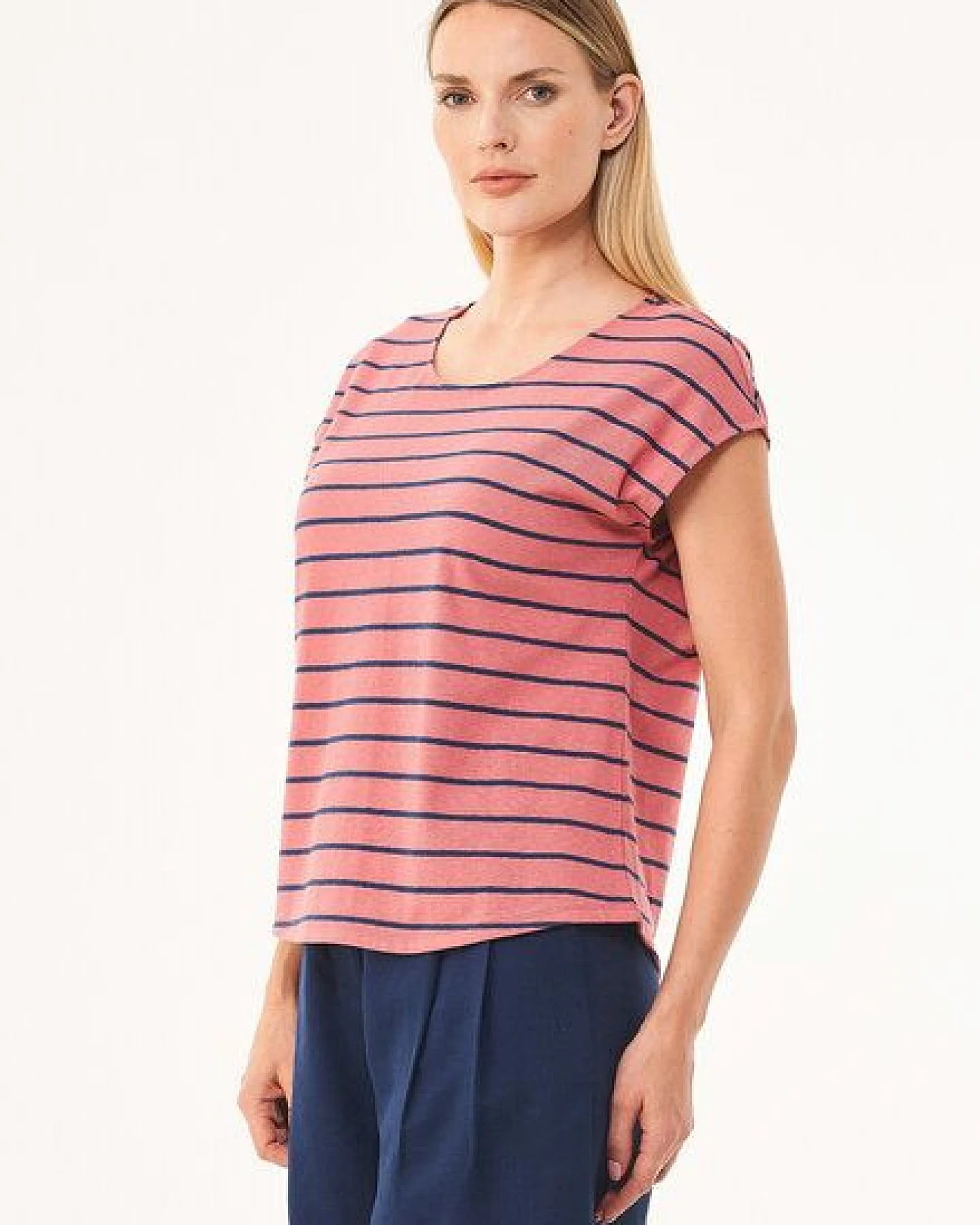 ORGANICATION Gestreiftes T-Shirt aus Bio-Baumwolle und Leinen – Ansicht 3