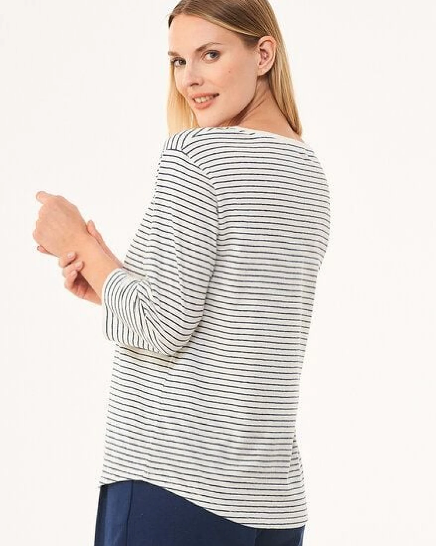 ORGANICATION Gestreiftes 3/4-Arm Shirt aus Bio-Baumwolle und Leinen – Ansicht 3