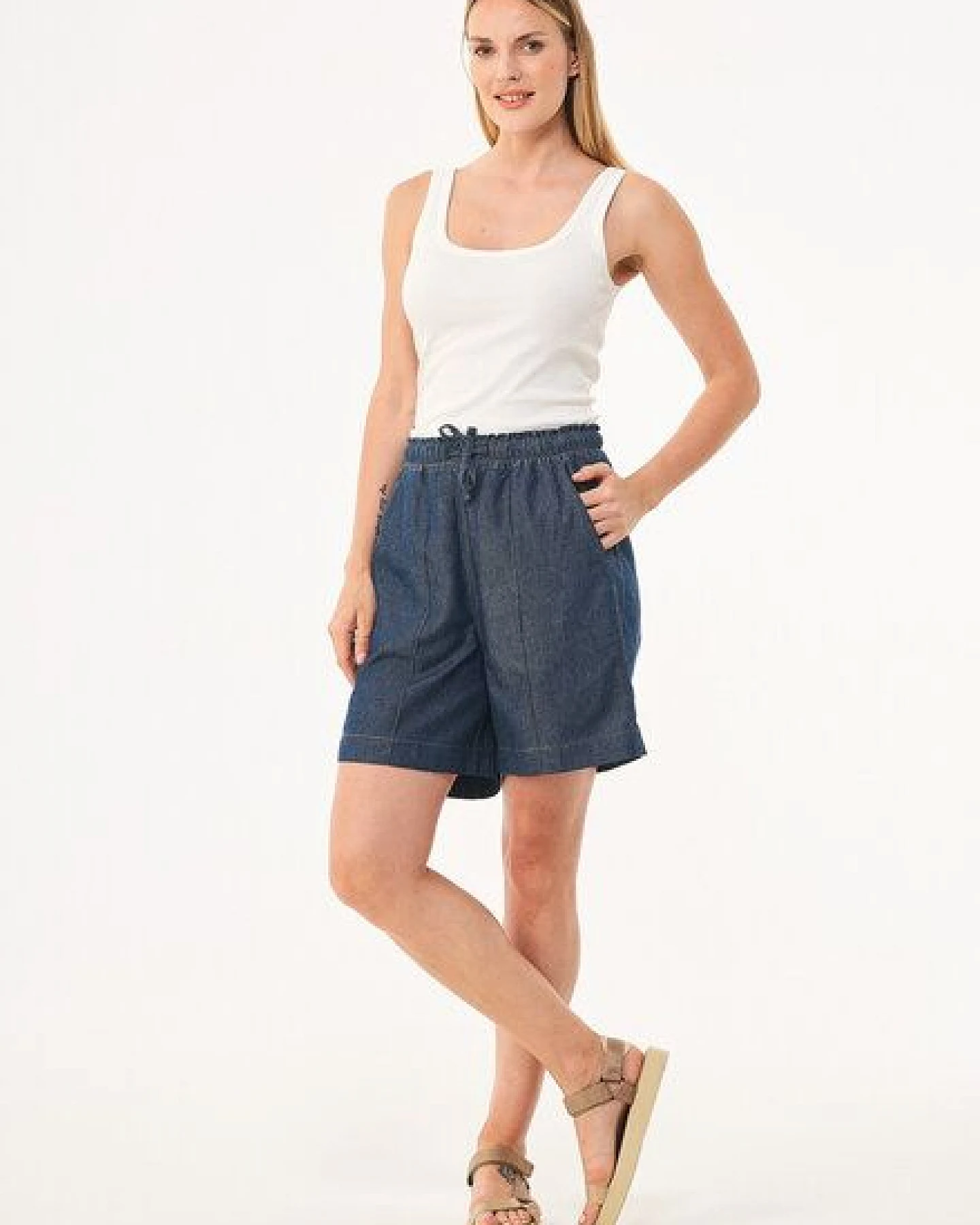 ORGANICATION Denim-Shorts aus Bio-Baumwolle und TENCEL Lyocell mit Hanf – Ansicht 2