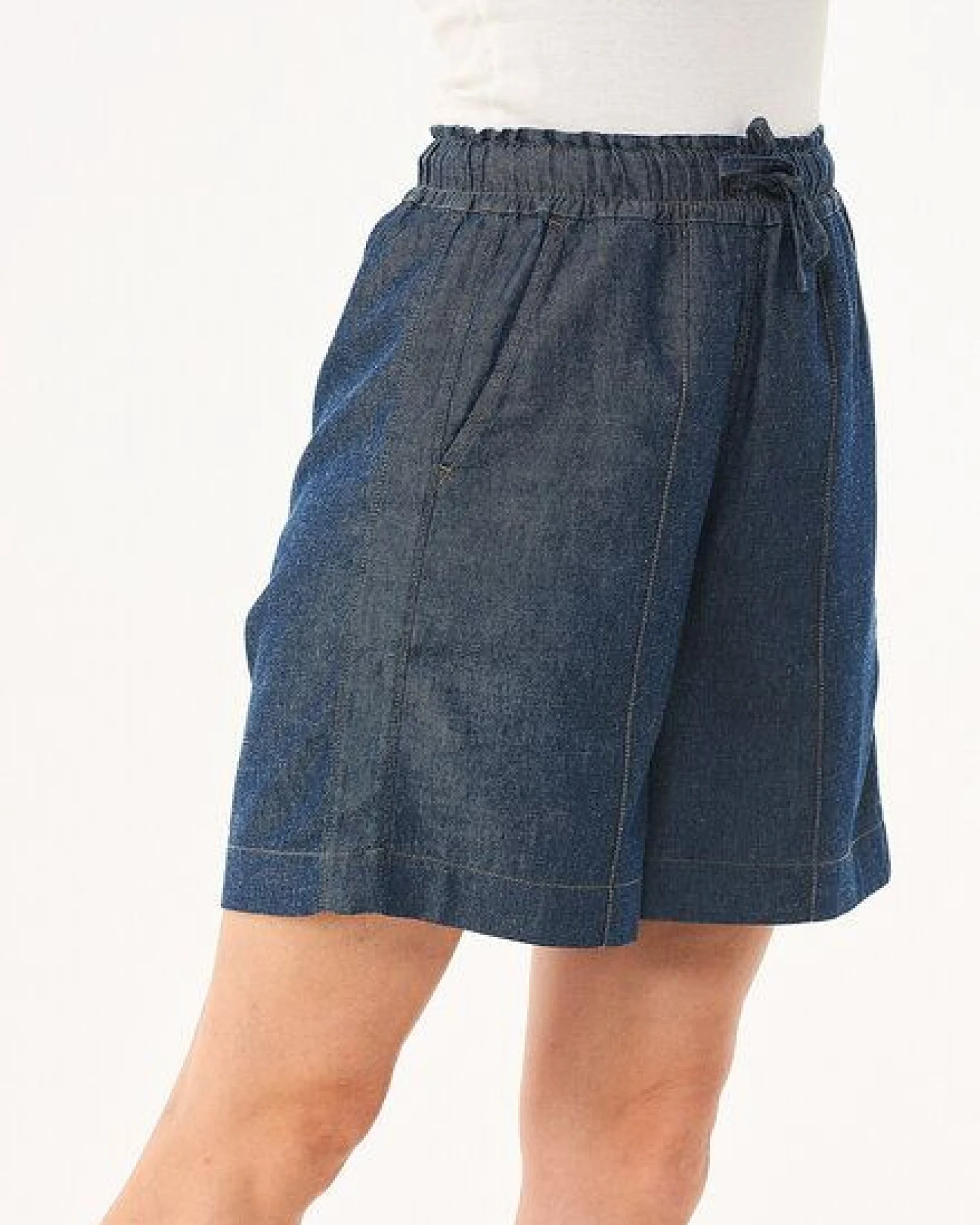 ORGANICATION Denim-Shorts aus Bio-Baumwolle und TENCEL Lyocell mit Hanf – Ansicht 3