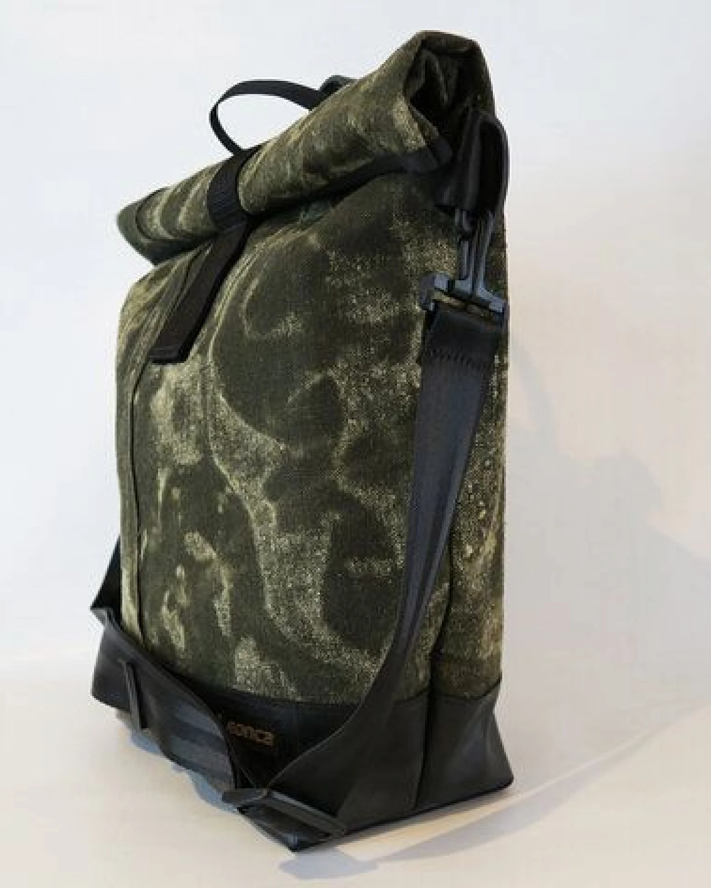 Leonca Upcycling Fahrradtasche aus Leinen oliv dunkel – Ansicht 2