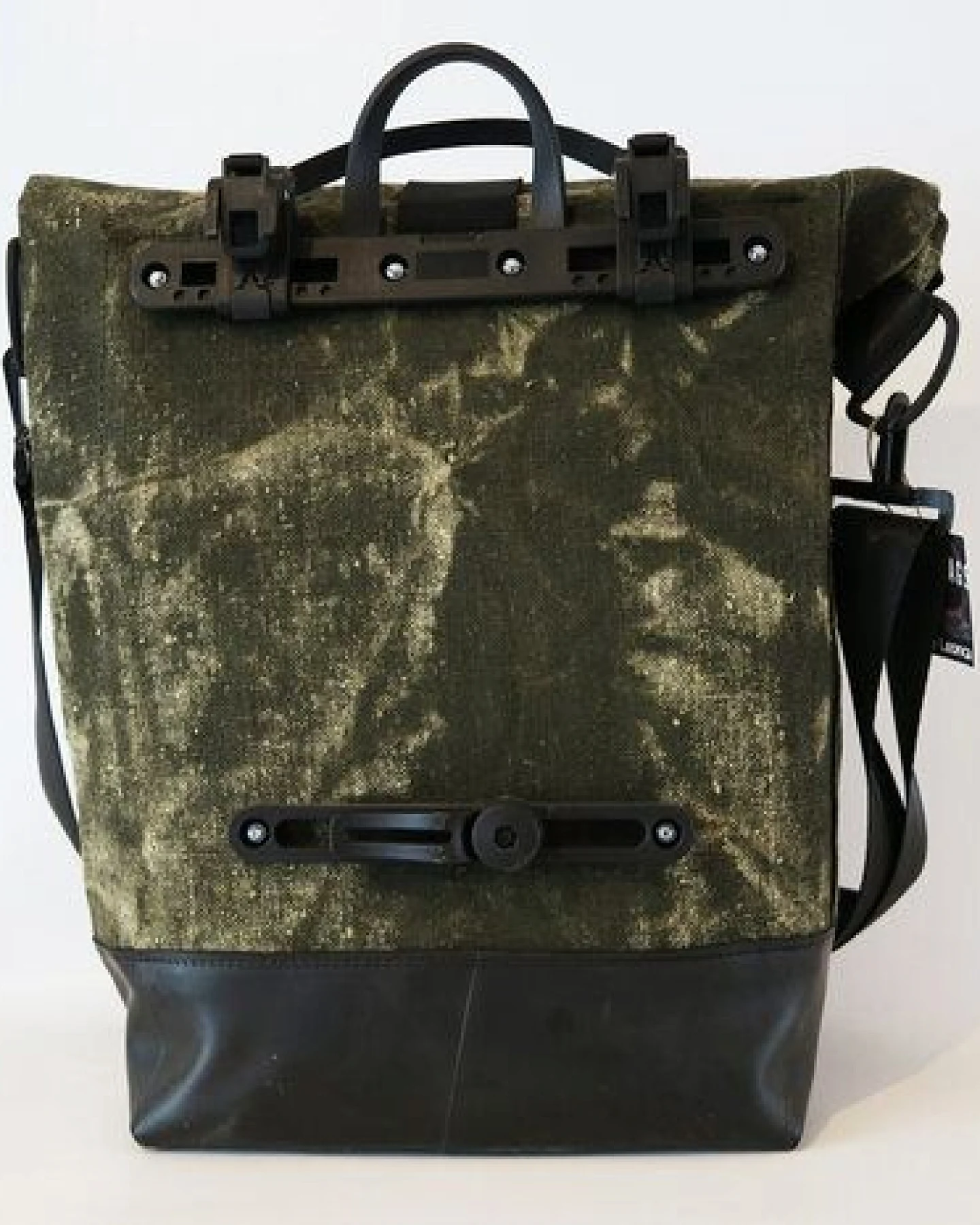 Leonca Upcycling Fahrradtasche aus Leinen oliv dunkel – Ansicht 3