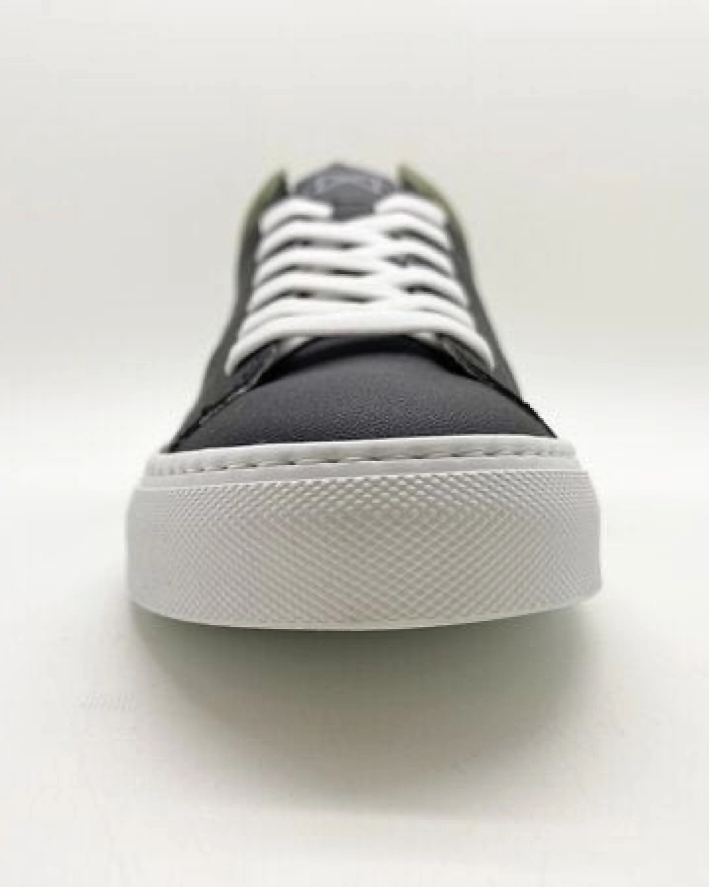 Veganer Sneaker "nat-2 Sleek Low Fruits" aus upcycled Orangen- und Kaktusresten – Ansicht 4