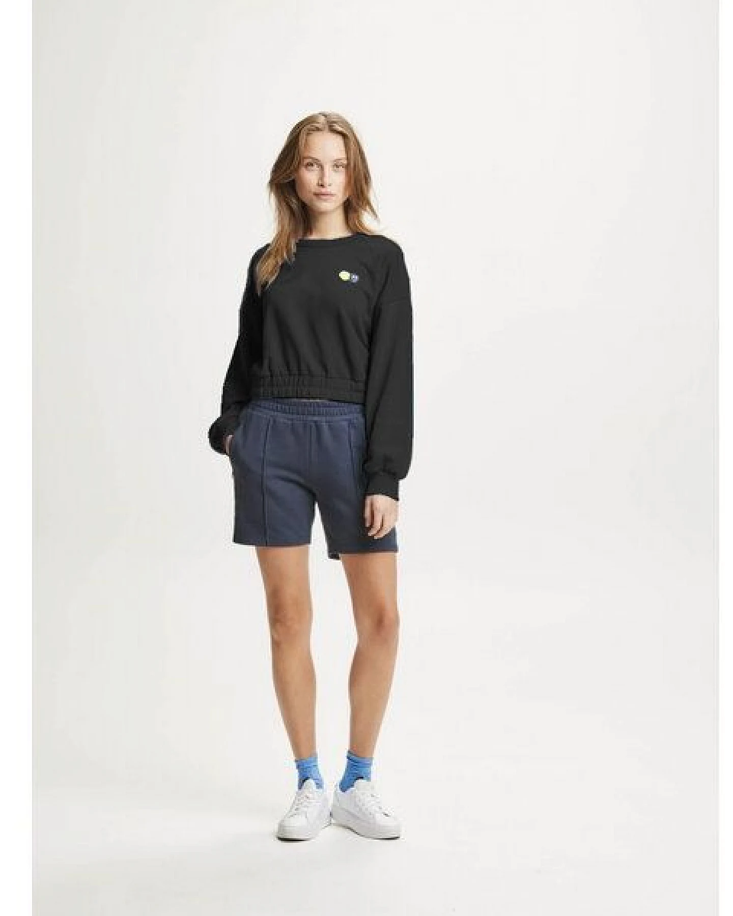 KnowledgeCotton Apparel Cropped Sweat Pullover KCA X SMILEY® aus Bio-Baumwolle – Ansicht 2