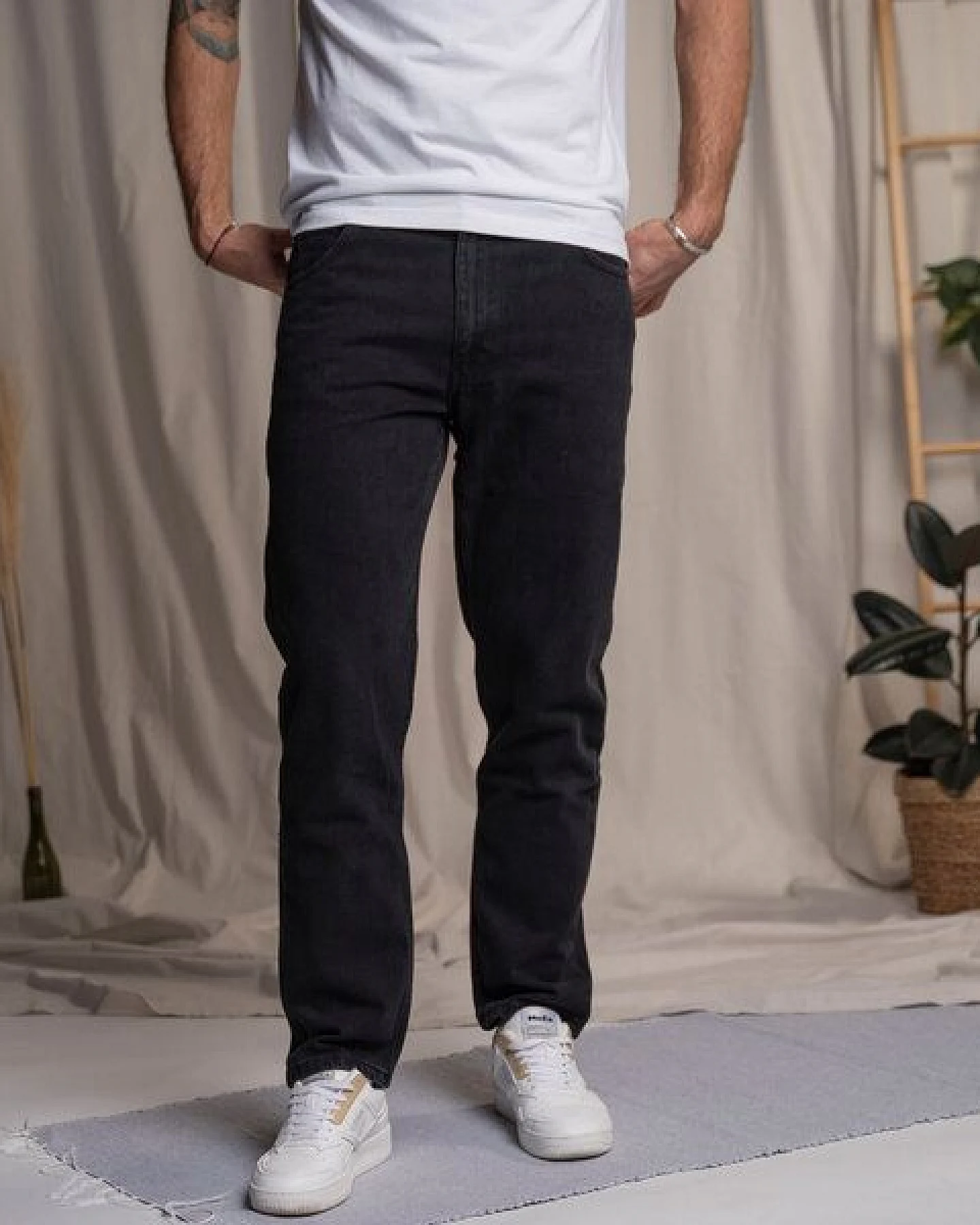 Vresh Clothing Valco - Regular Jeans aus Biobaumwoll-Mix – Ansicht 3