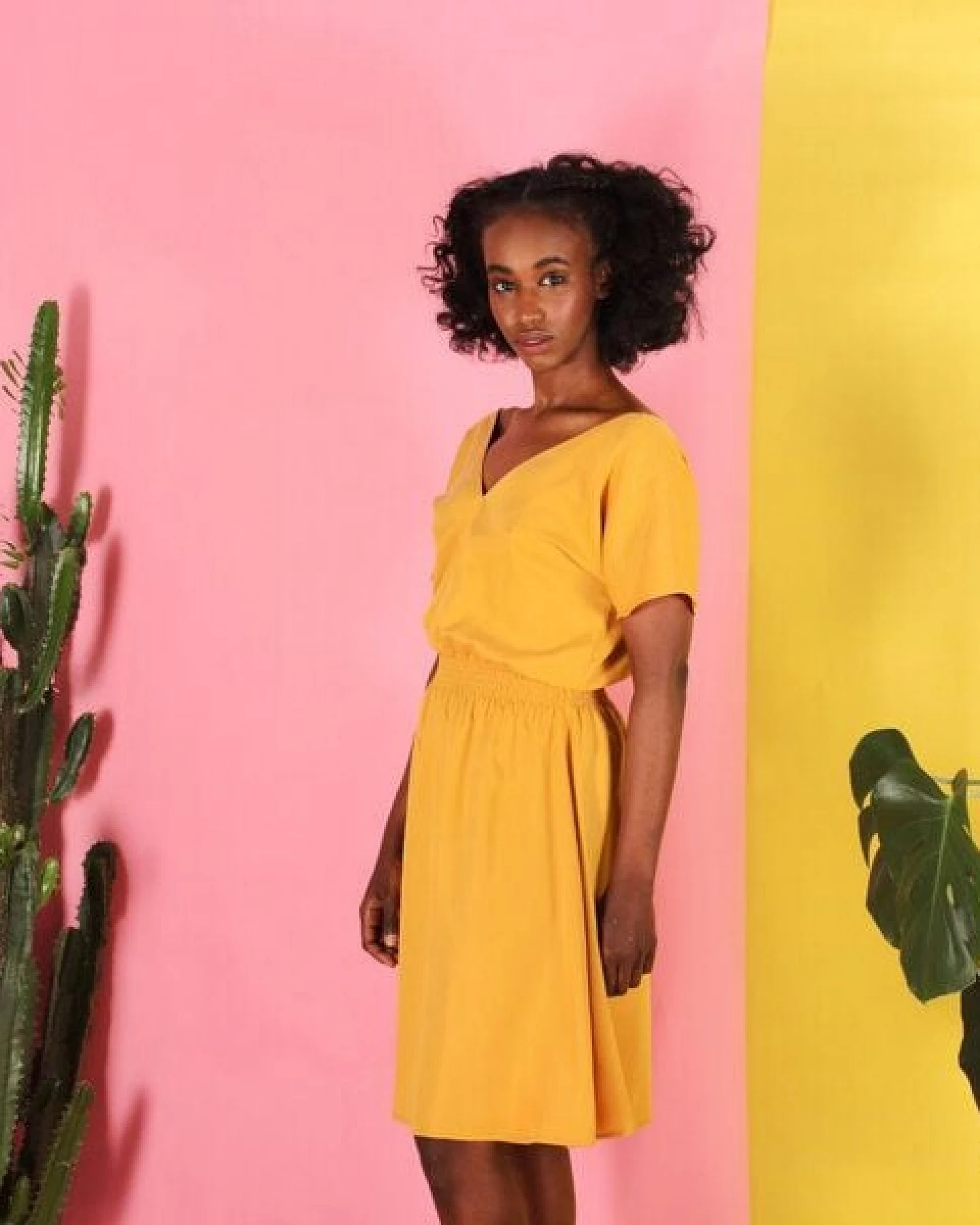 ManduTrap Tencel Kleid Alani in Gelb – Ansicht 4