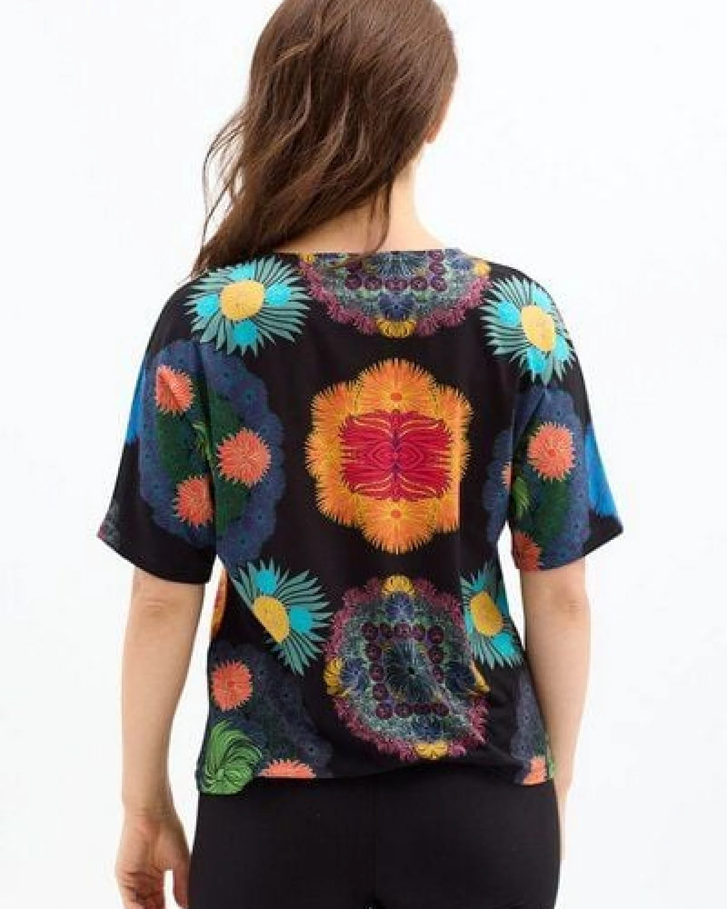 KOKOworld Bluse Soso Be My Valentine Damen – Oversize T-Shirt mit V-Ausschnitt & Ellbogenärmel – aus nachhaltiger Viskose – perfekt für Yoga, Pilates & Alltag – fair in der EU produziert – Ansicht 3
