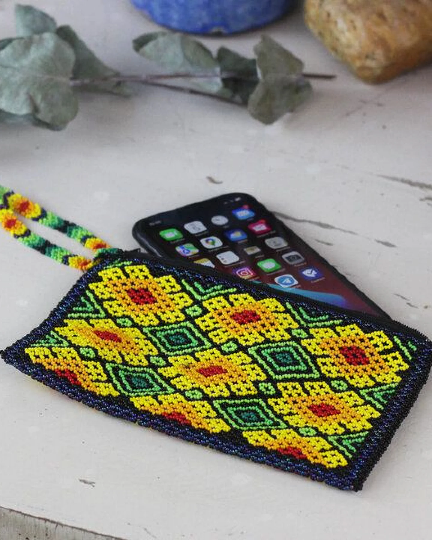 Mitienda Shop Clutch aus Glasperlen, Huichol Unikat aus Mexiko – Ansicht 4