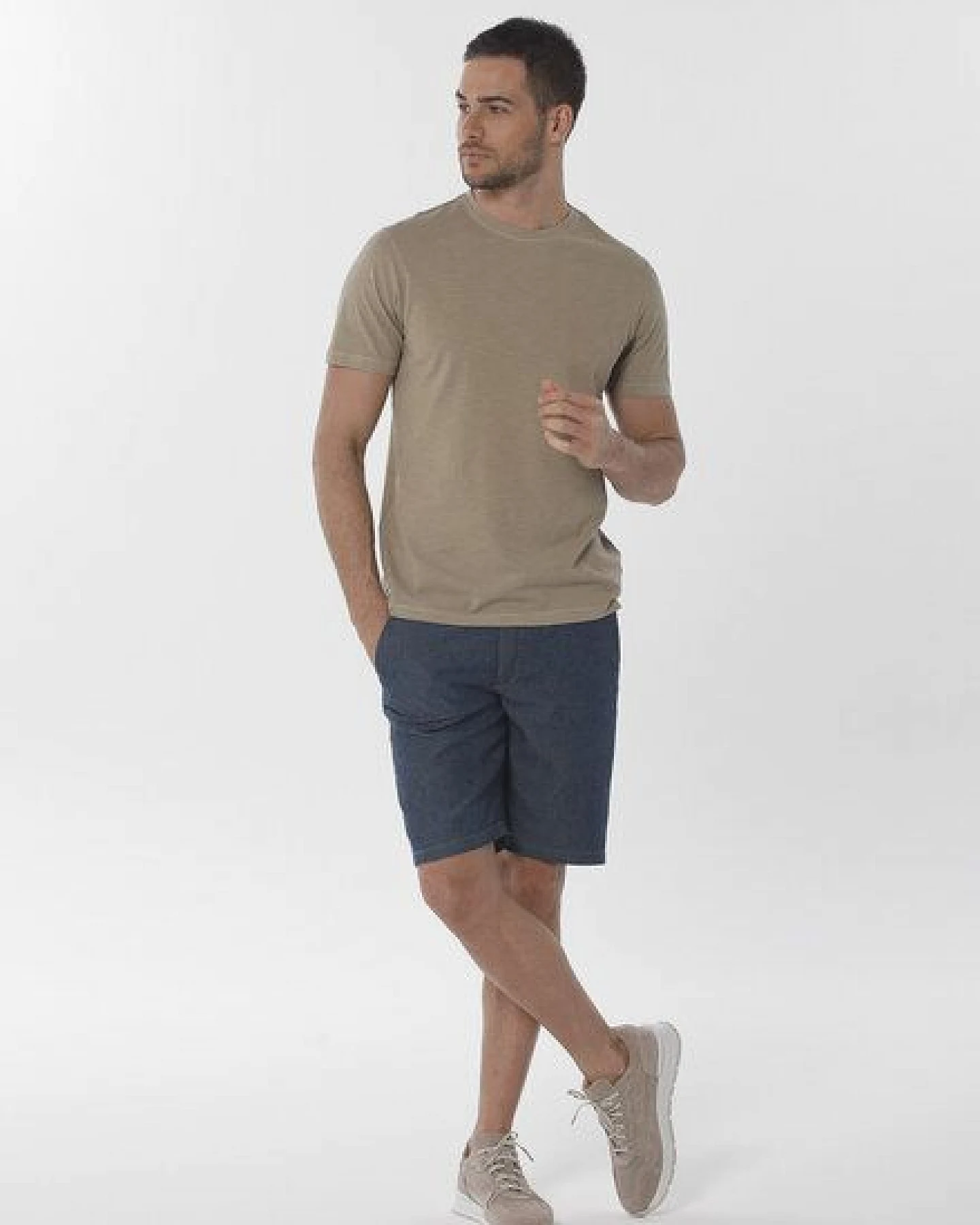 ORGANICATION Natural Garment Dyed T-Shirt aus Bio-Baumwolle – Ansicht 2