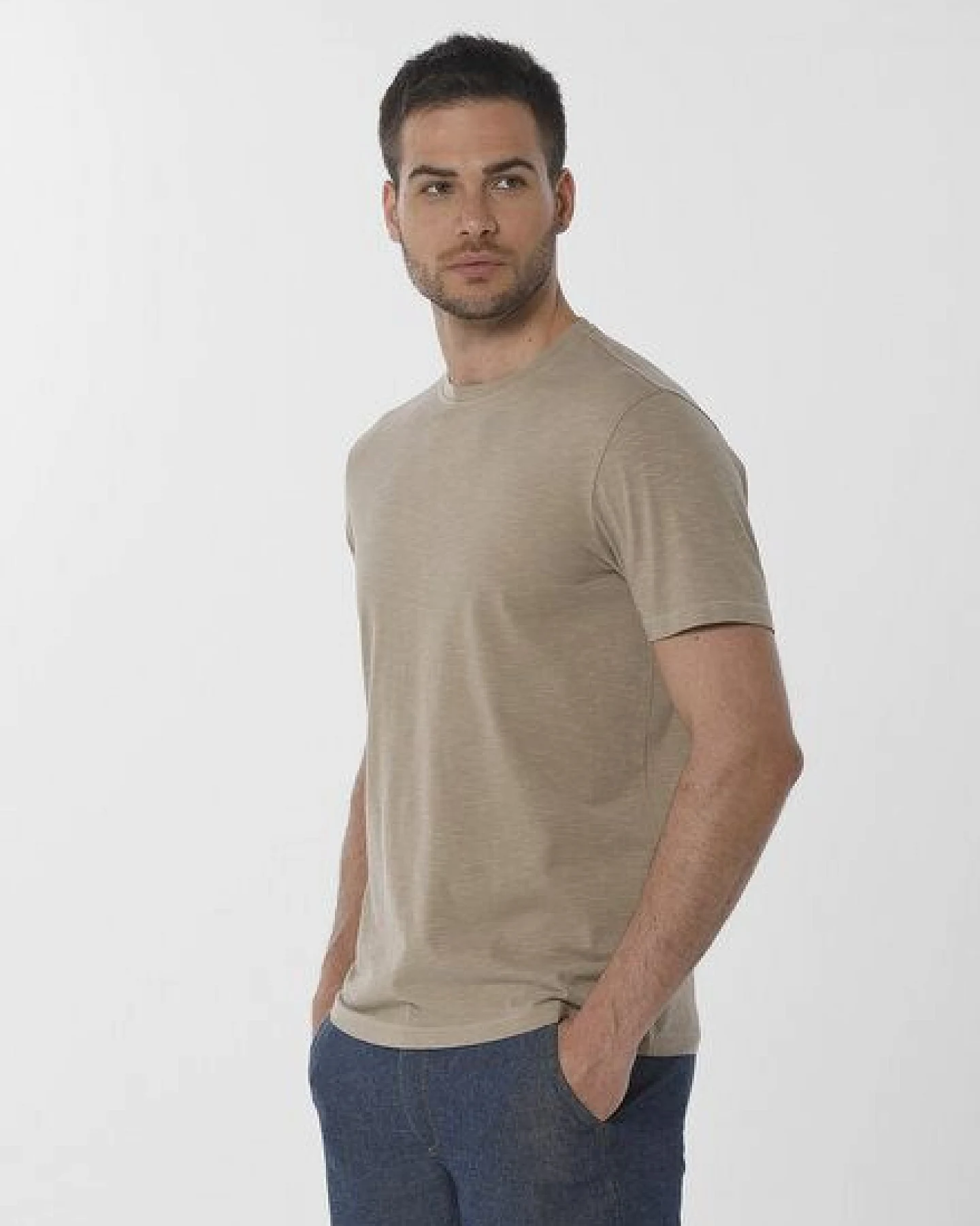 ORGANICATION Natural Garment Dyed T-Shirt aus Bio-Baumwolle – Ansicht 3