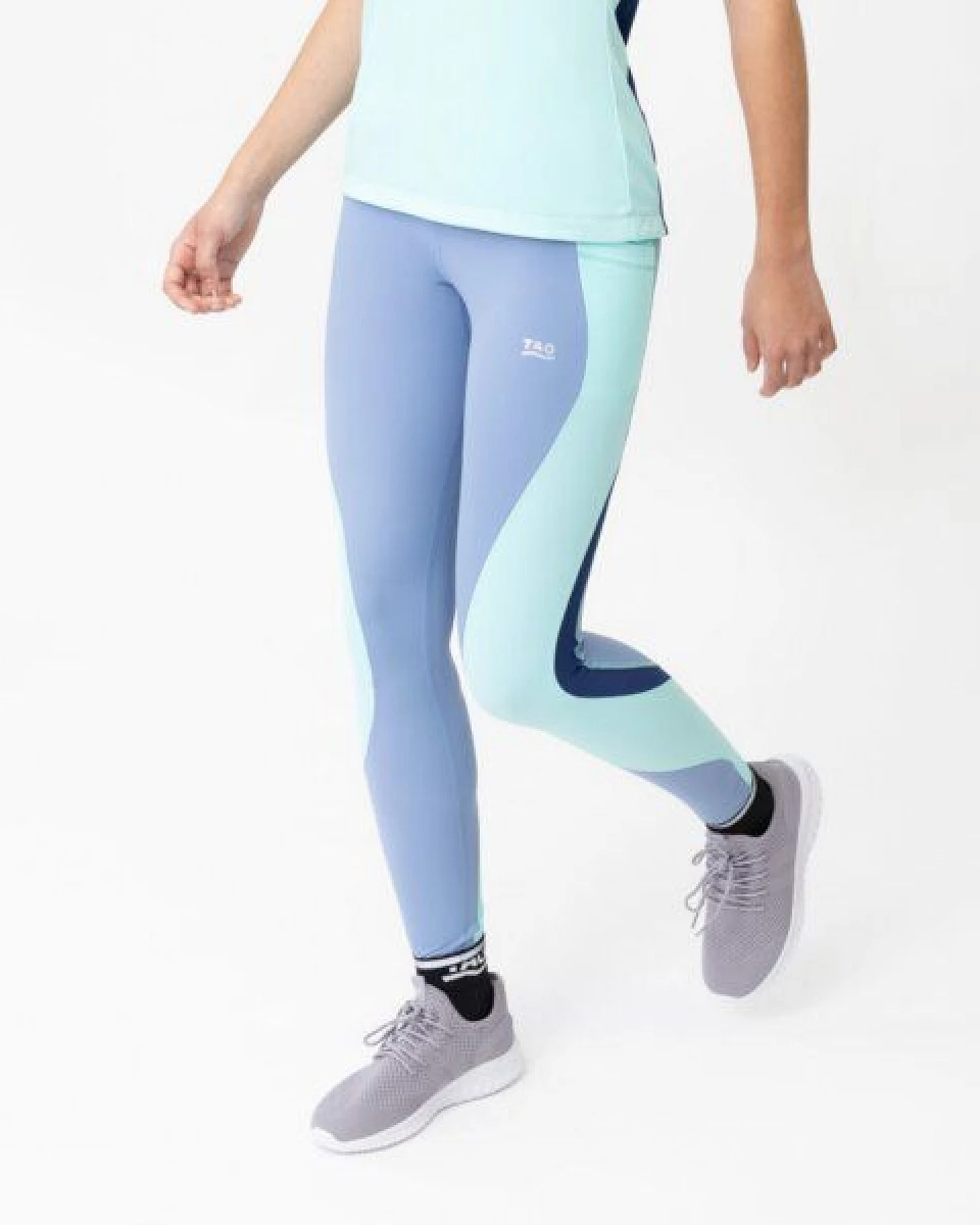 TAO Sportswear Atmungsaktive Damen Lauftight Finola mit Anti-Rutsch-Gummi und UV-Schutz – Ansicht 2