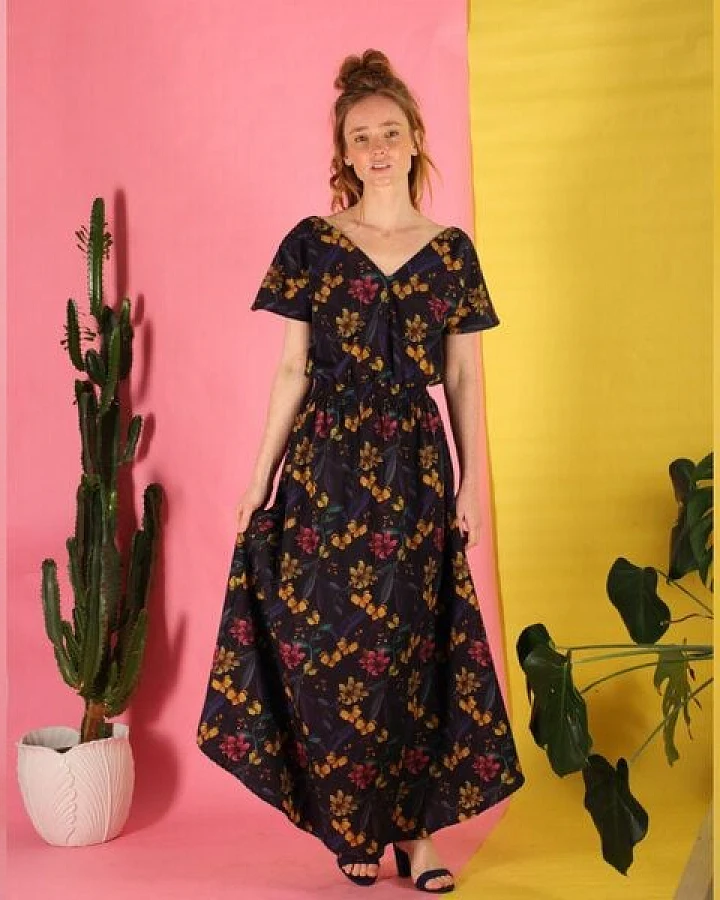 ManduTrap Longdress Vlaria aus floraler Bio Baumwolle