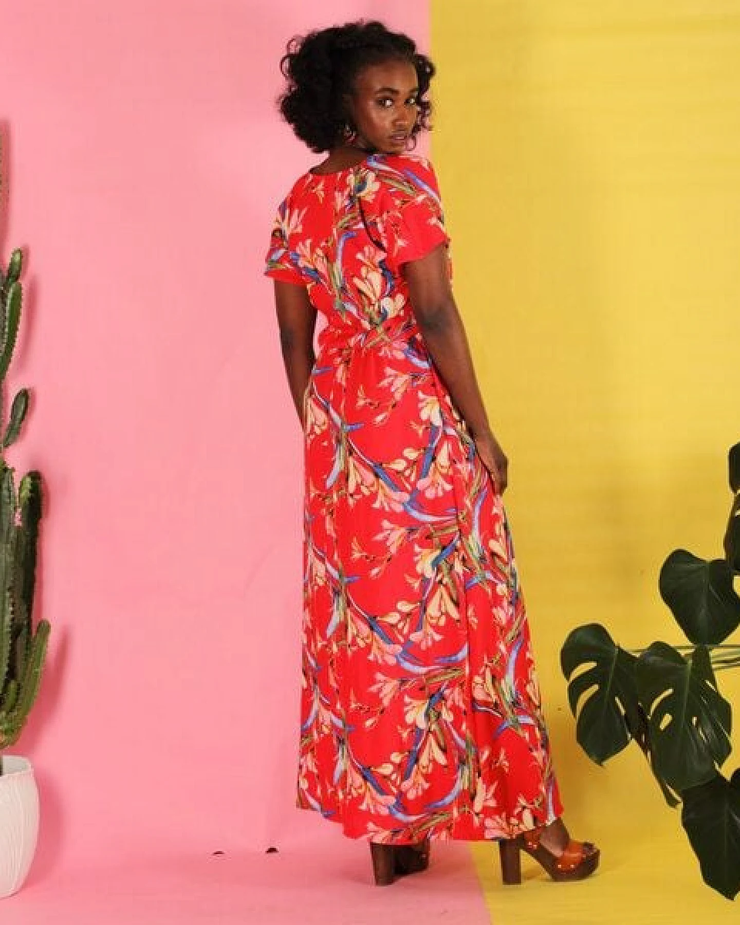 ManduTrap Rot gemustertes Sommerkleid Hanita – Ansicht 4