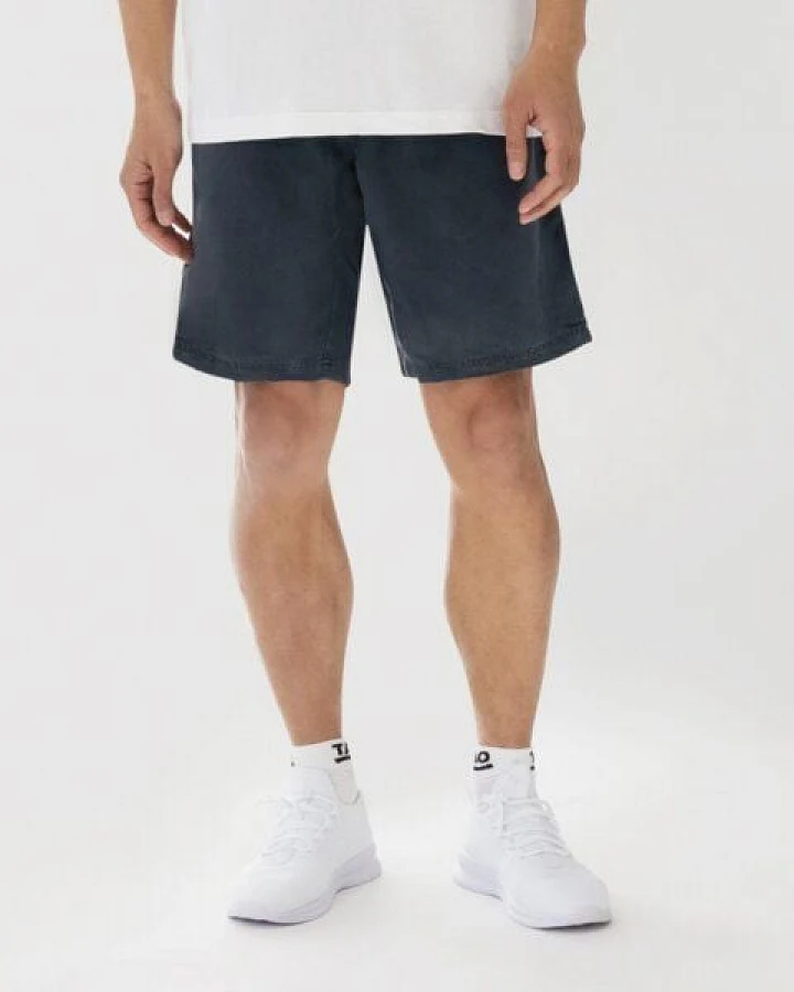 TAO Sportswear Kühlende Herren Freizeitshort Ferdi aus Holzfasern