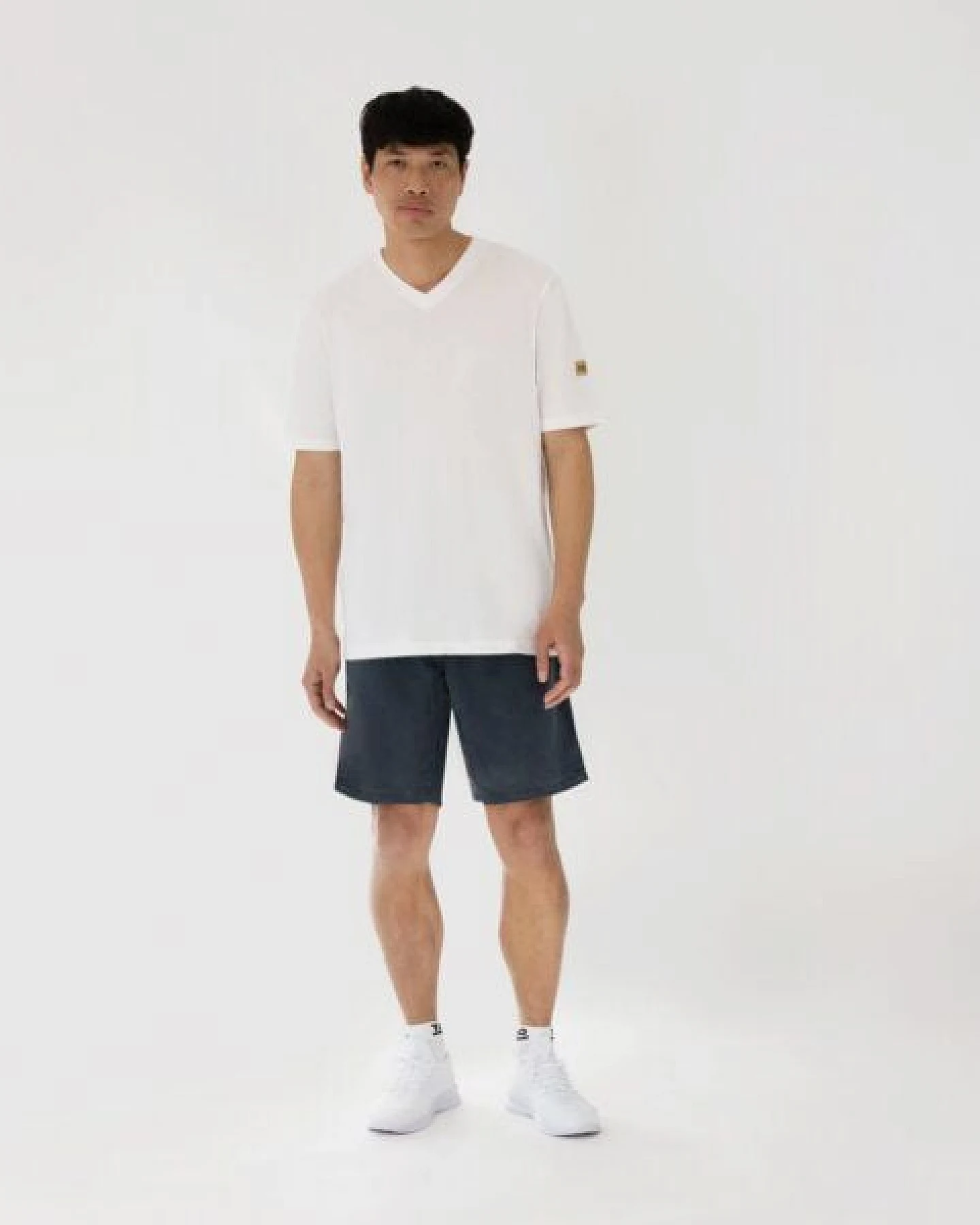 TAO Sportswear Kühlende Herren Freizeitshort Ferdi aus Holzfasern – Ansicht 4