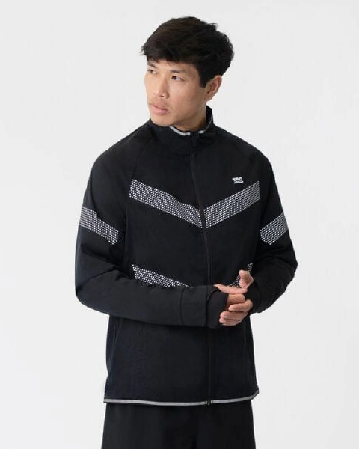 TAO Sportswear Winddichte Herren Laufjacke Nox mit Daumenschlaufe – Ansicht 2