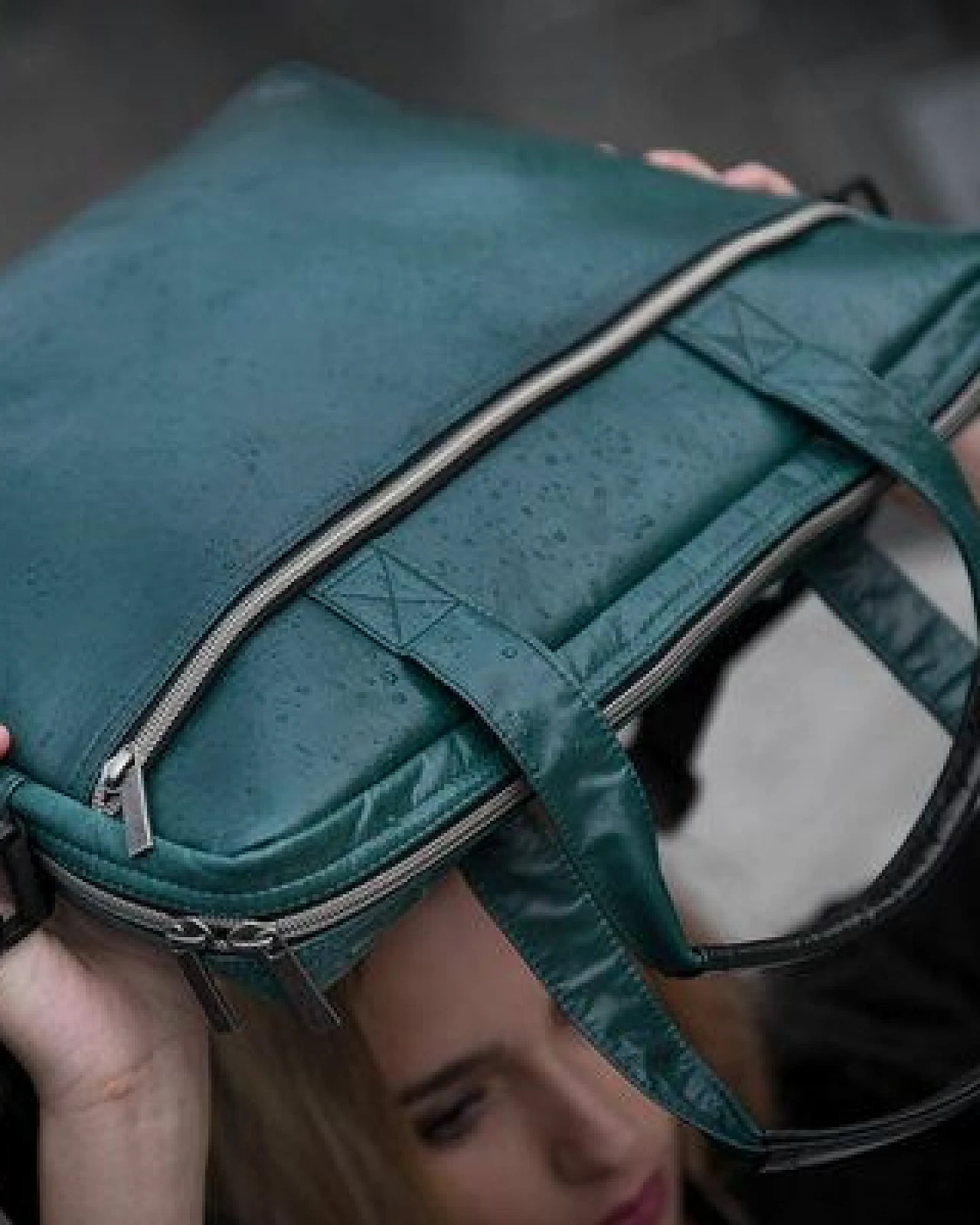 Smateria IKI Leader vegane handgefertigte Laptoptasche 15,6 Zoll – Ansicht 3